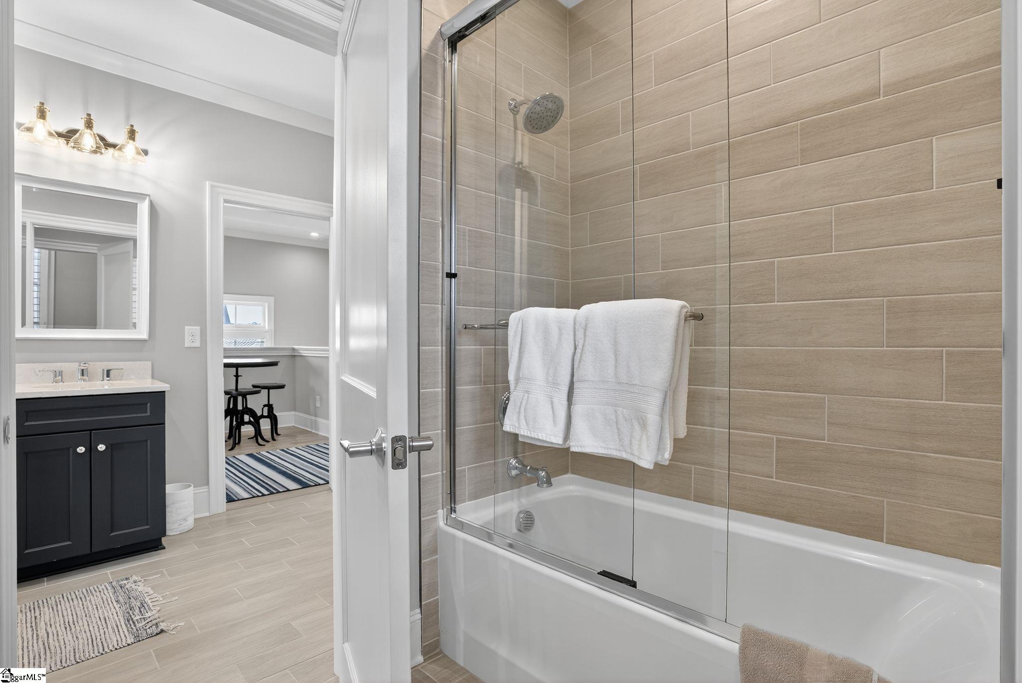 property viewer photo 43