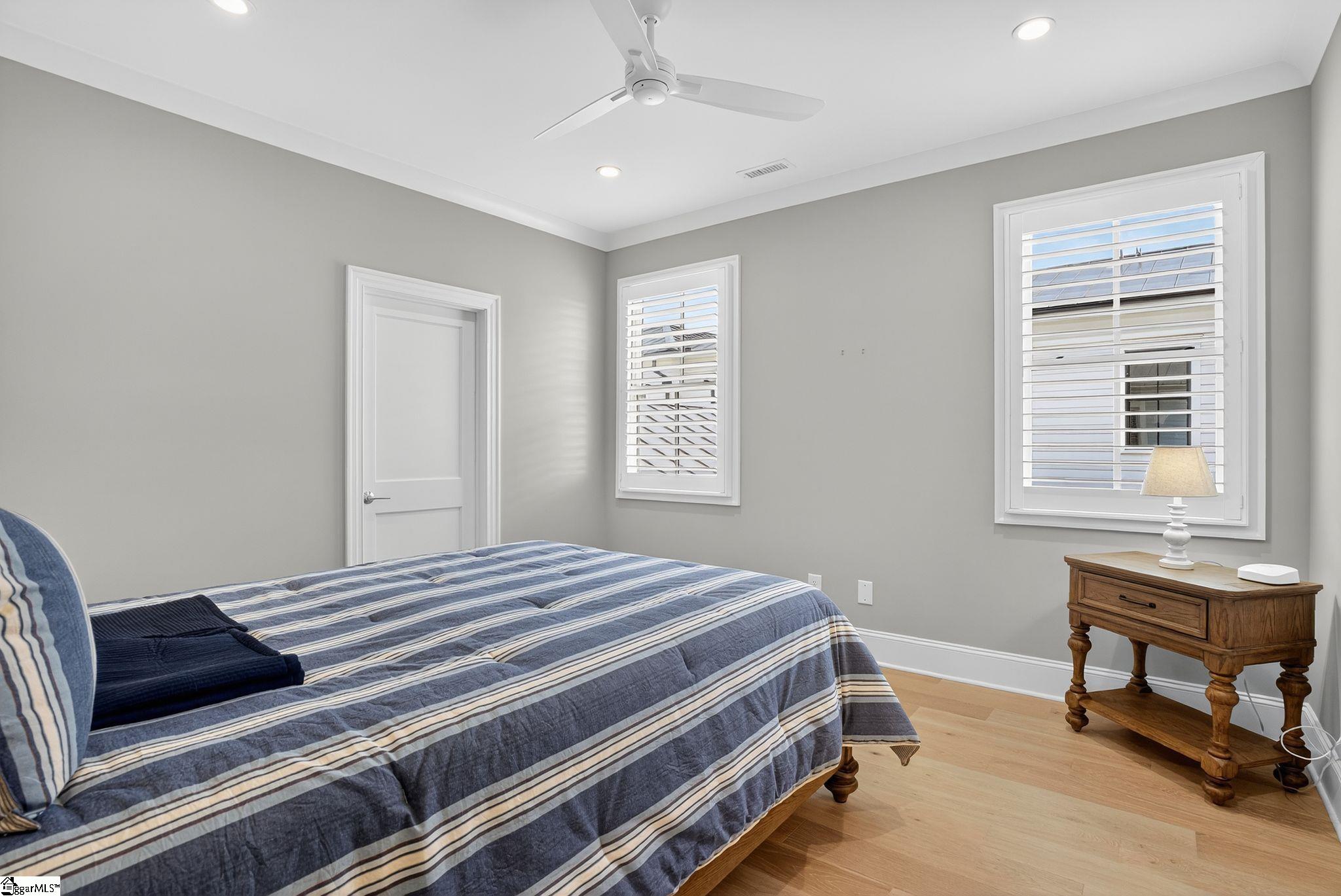 property viewer photo 44