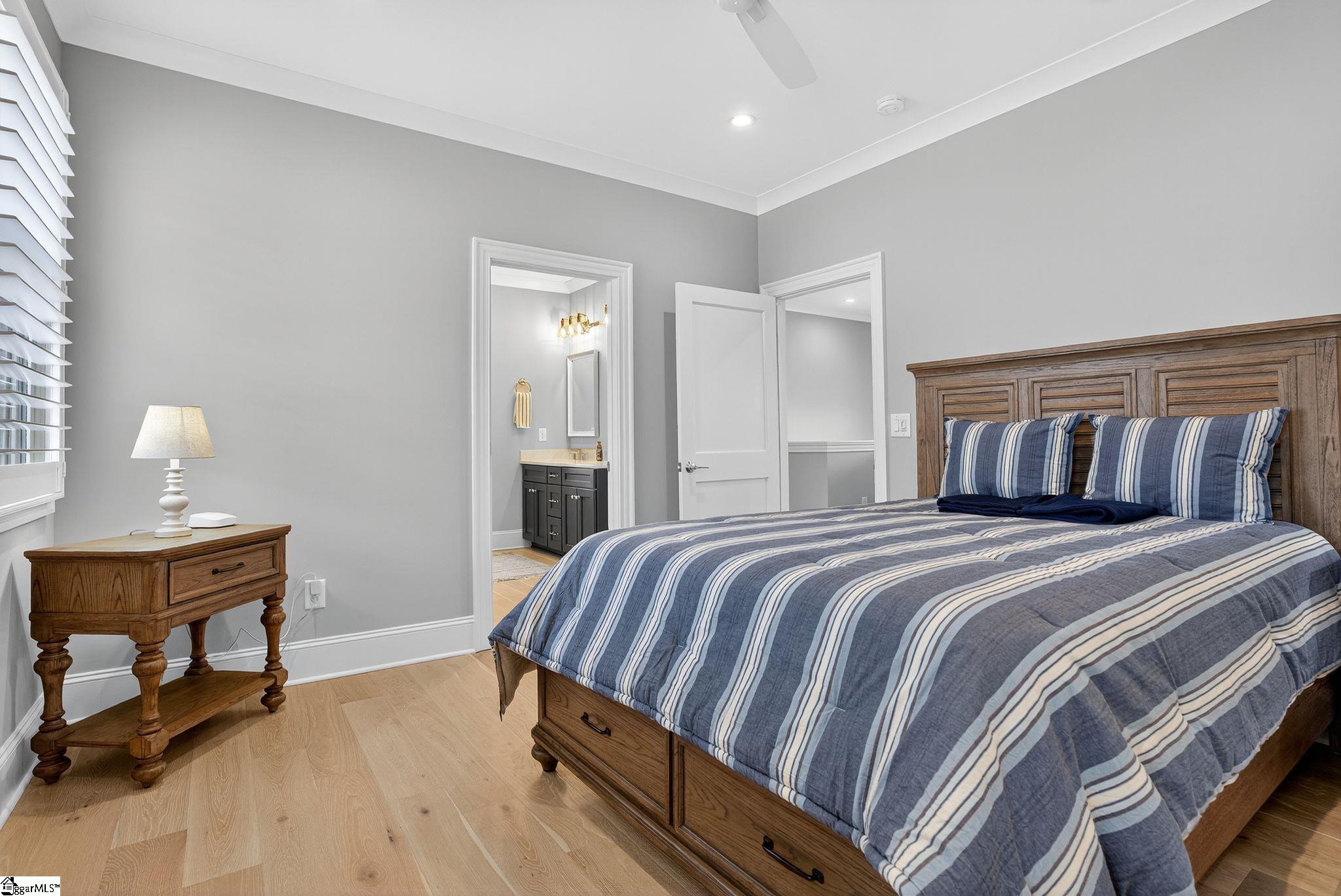 property viewer photo 45