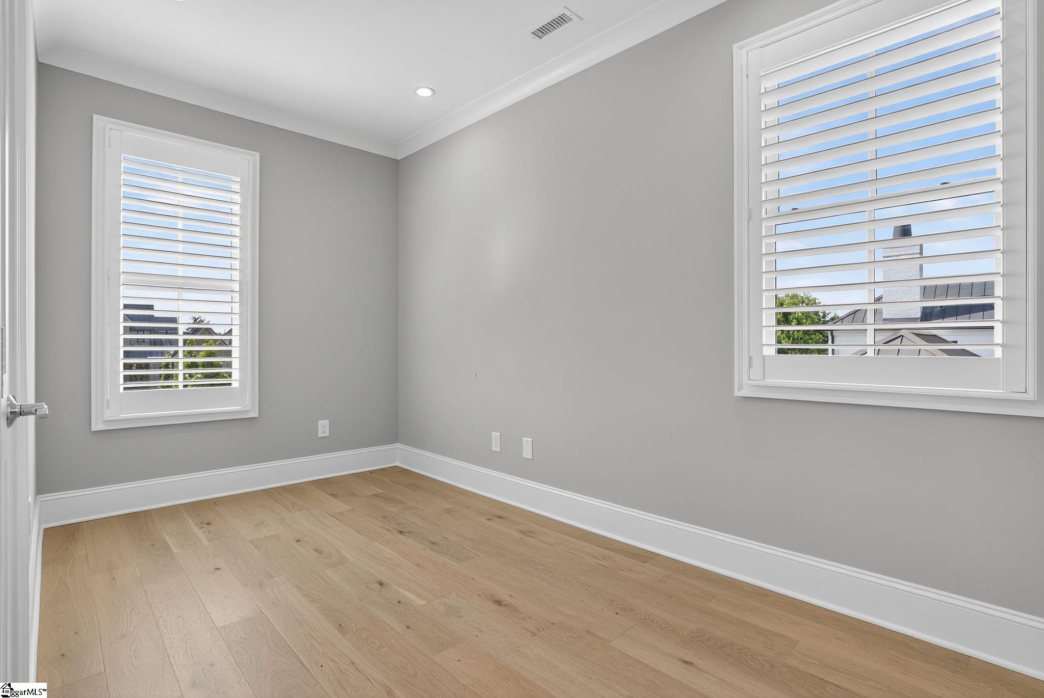 property viewer photo 46