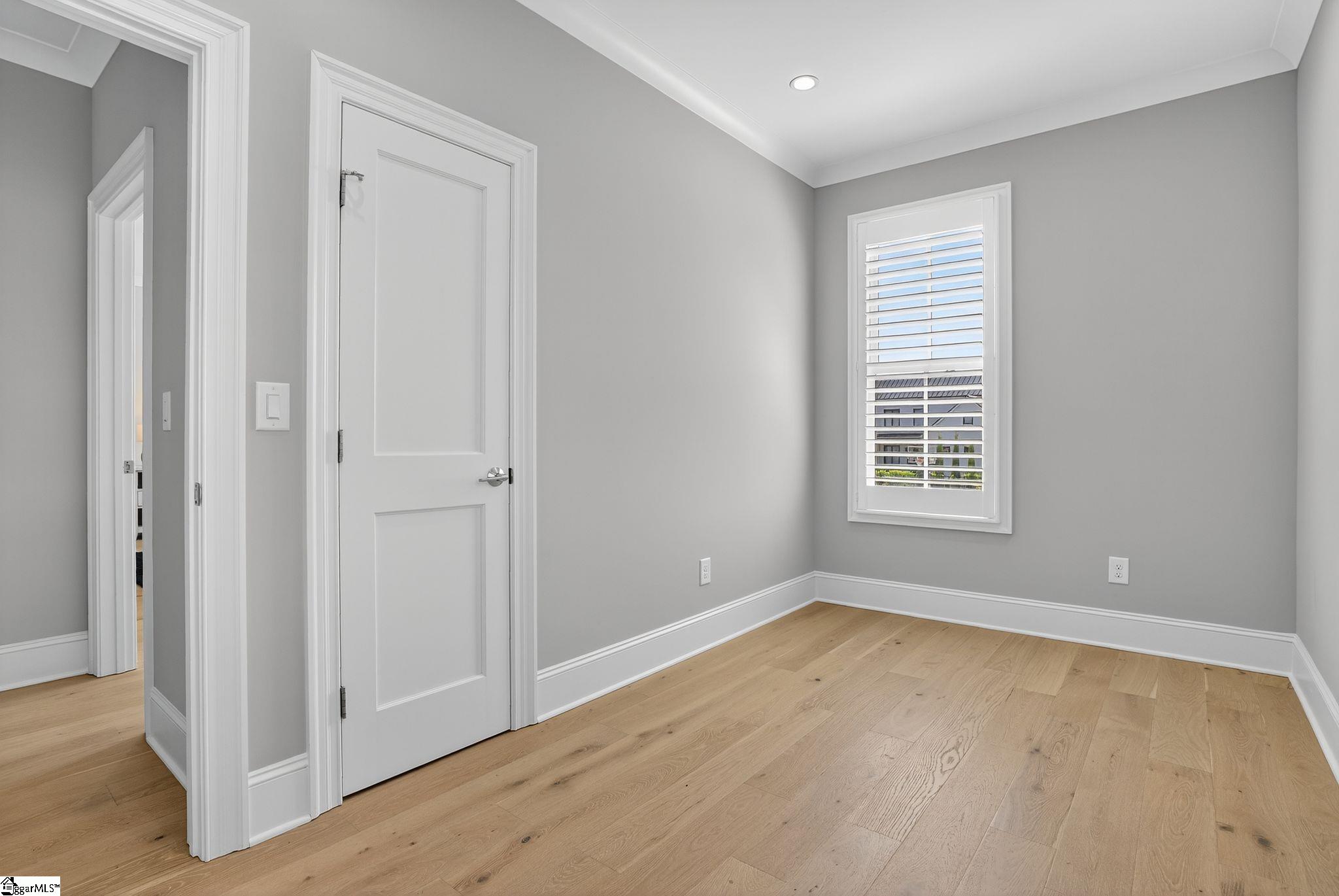 property viewer photo 47