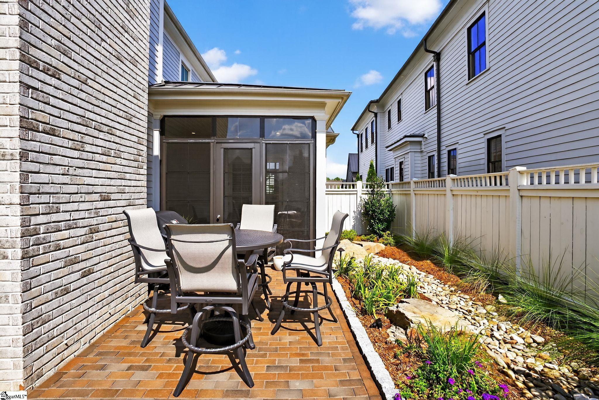 property viewer photo 9