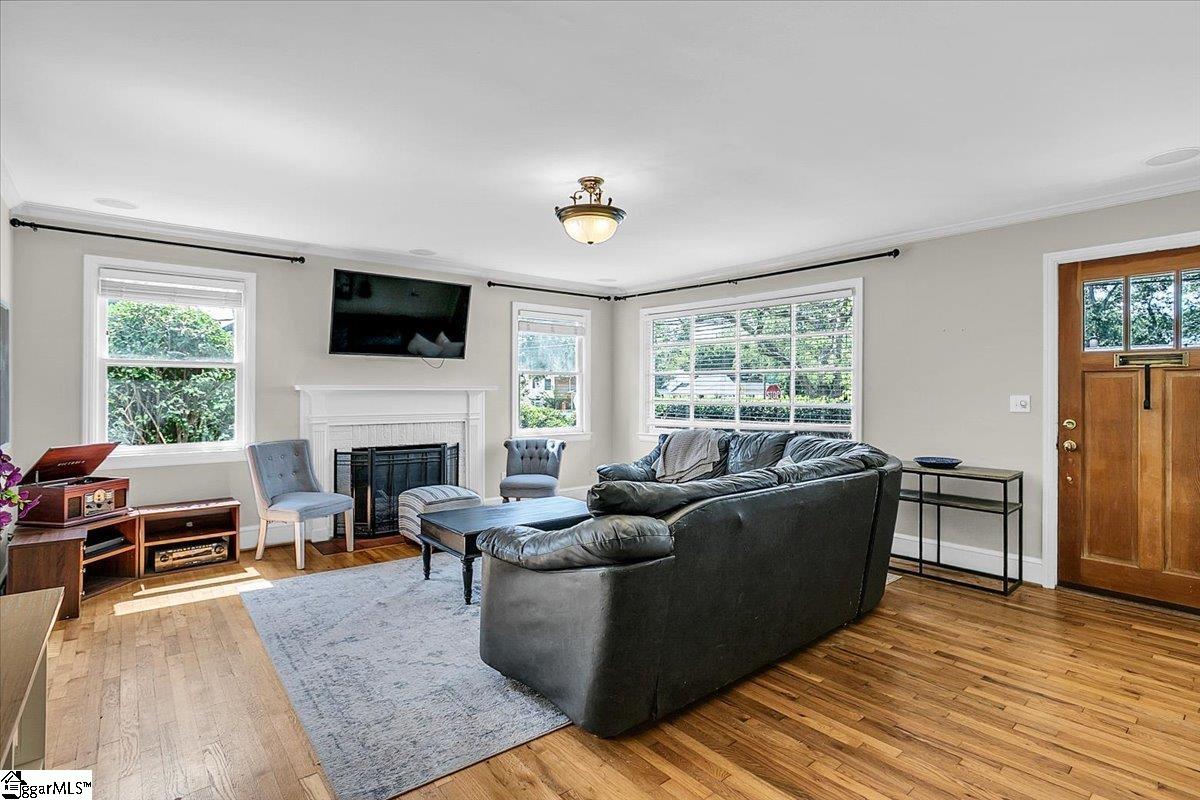 property viewer photo 1
