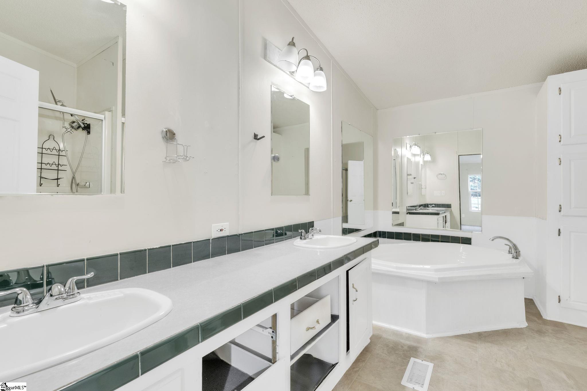 property viewer photo 15