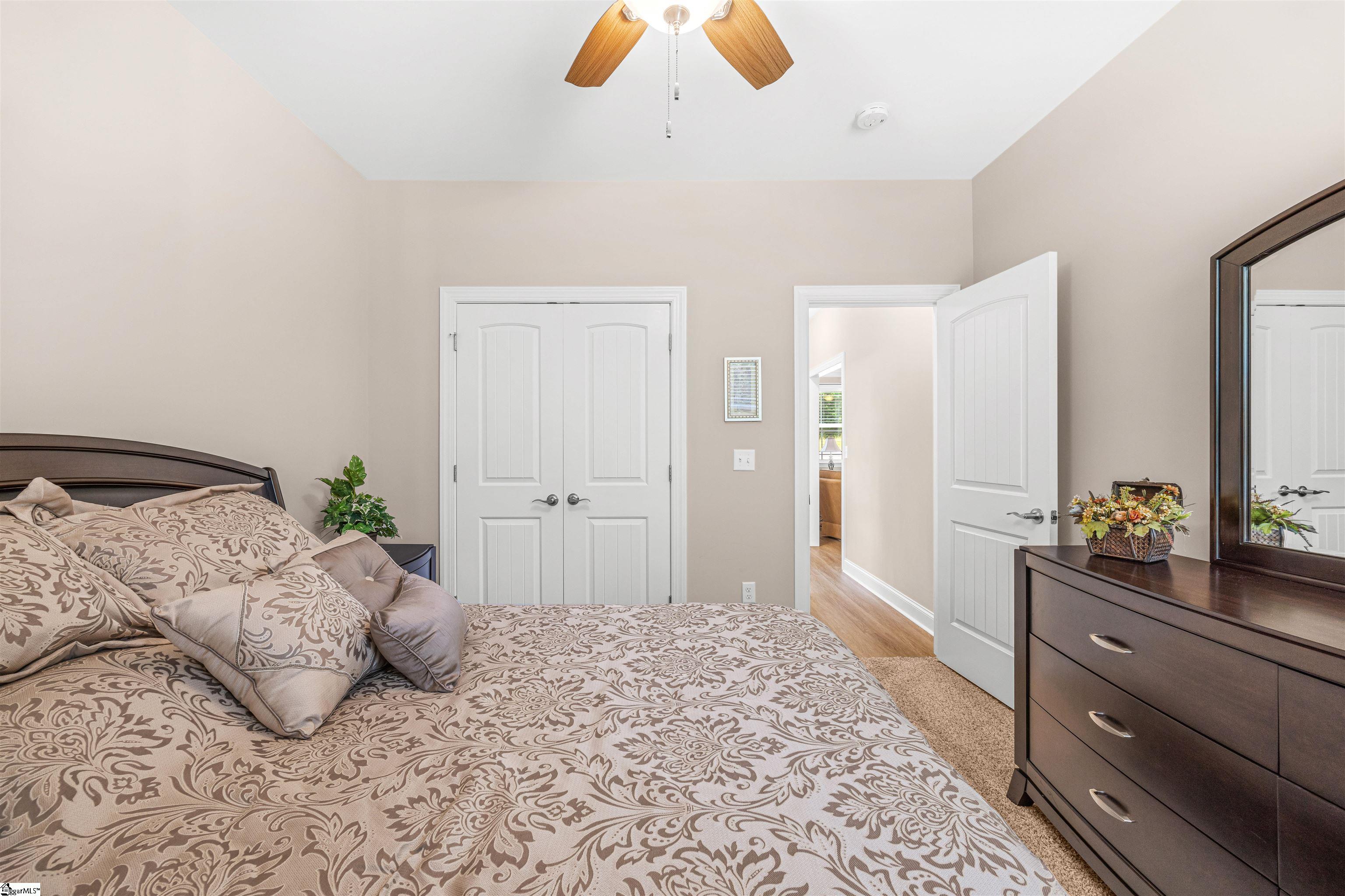 property viewer photo 13