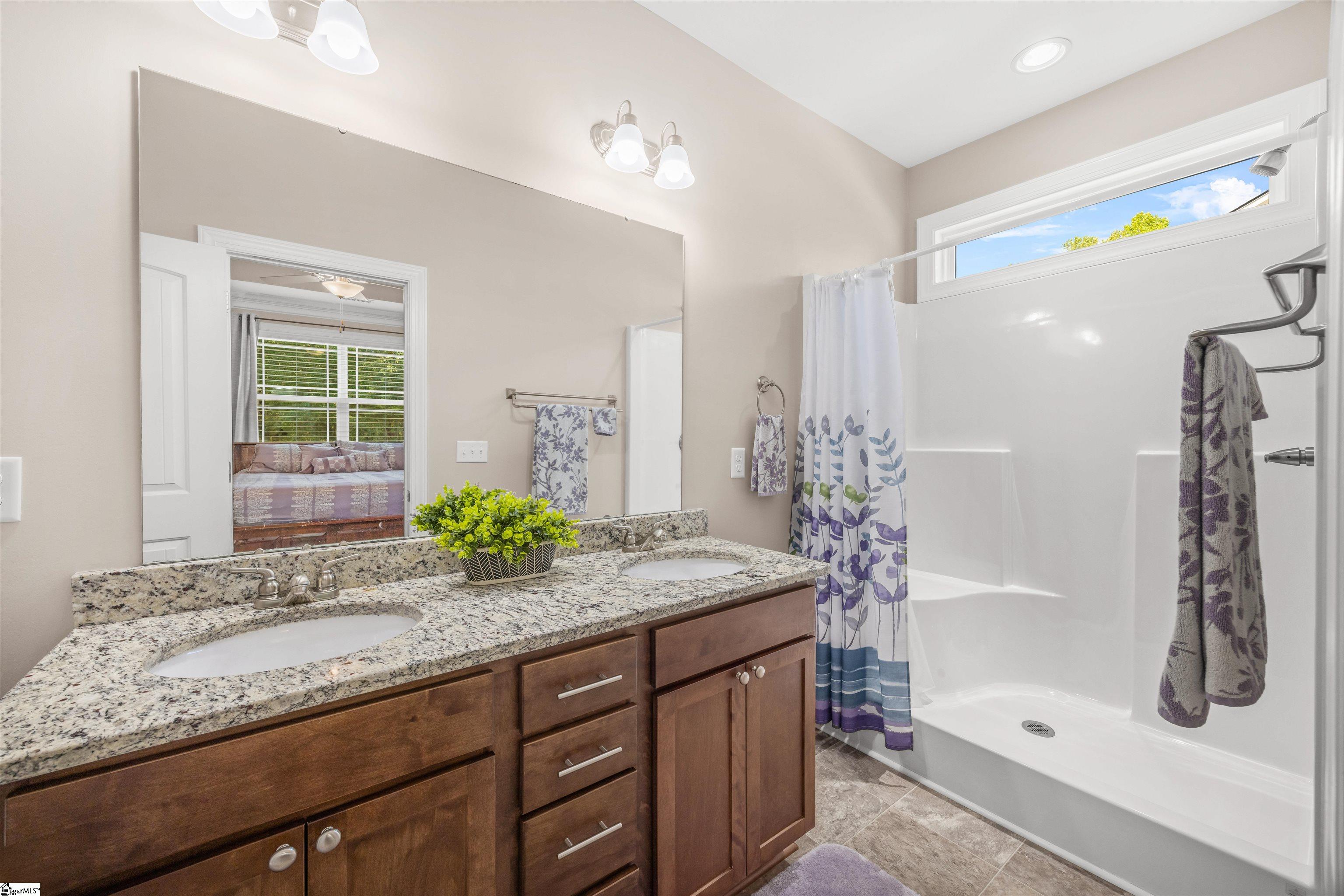 property viewer photo 16