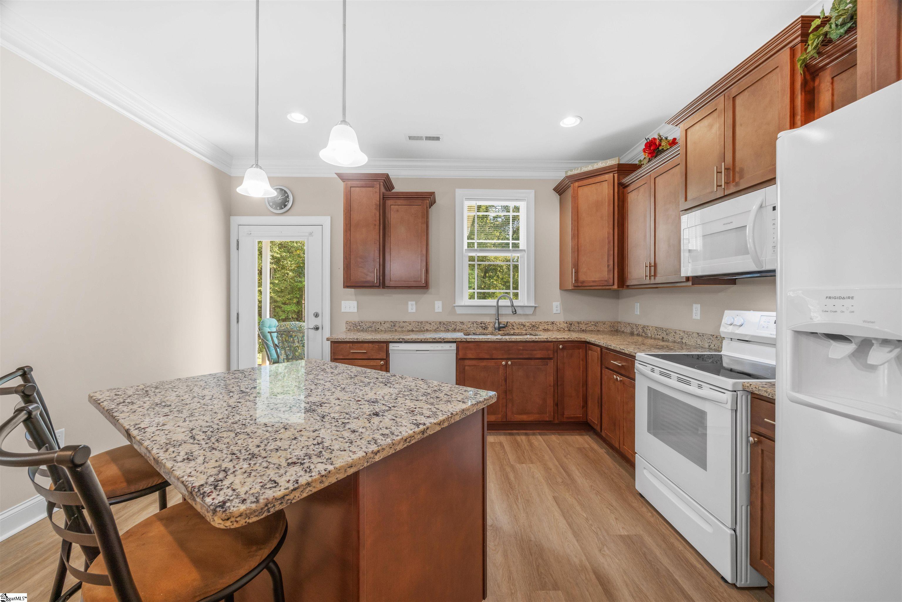 property viewer photo 9