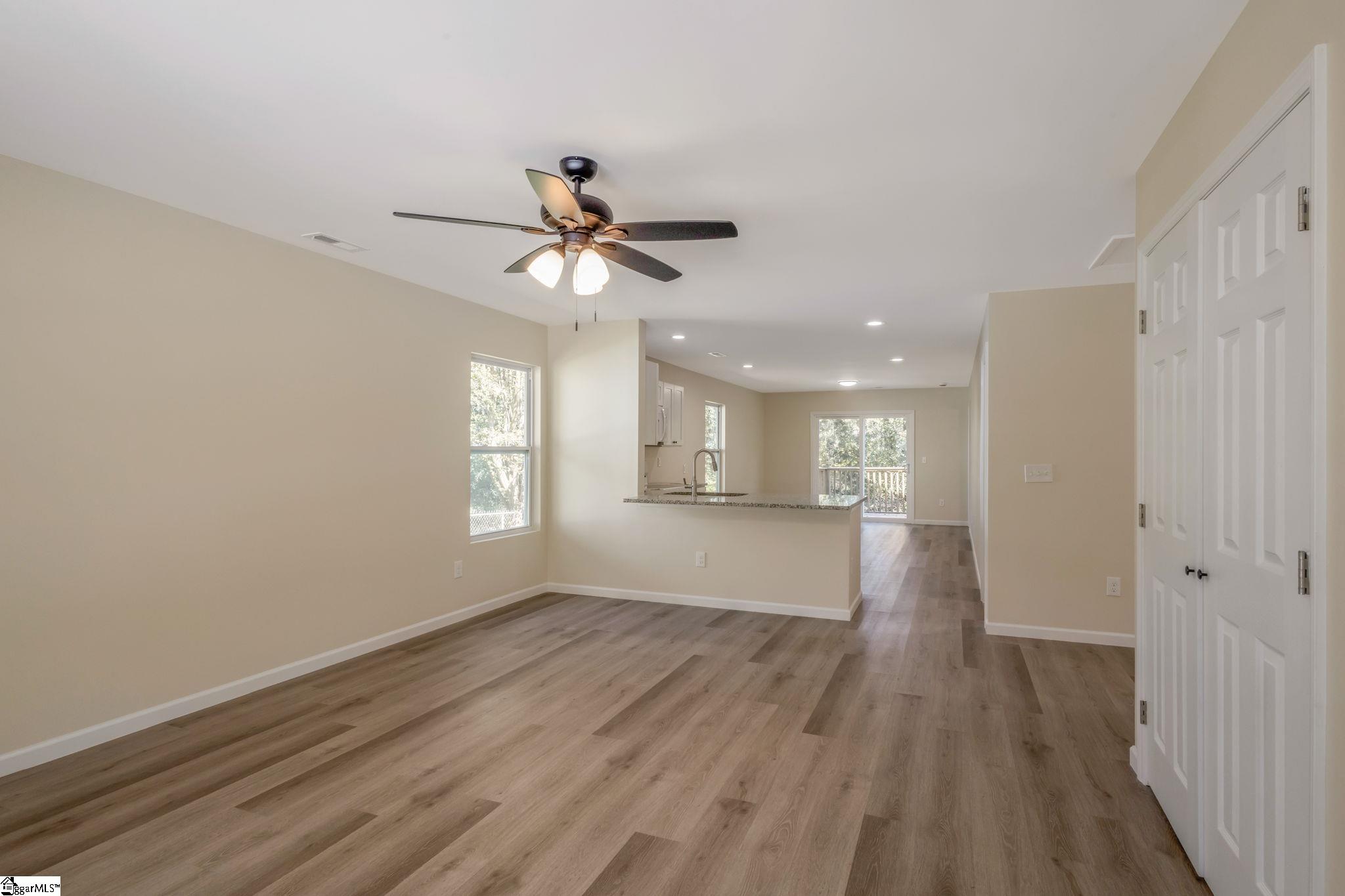 property viewer photo 10