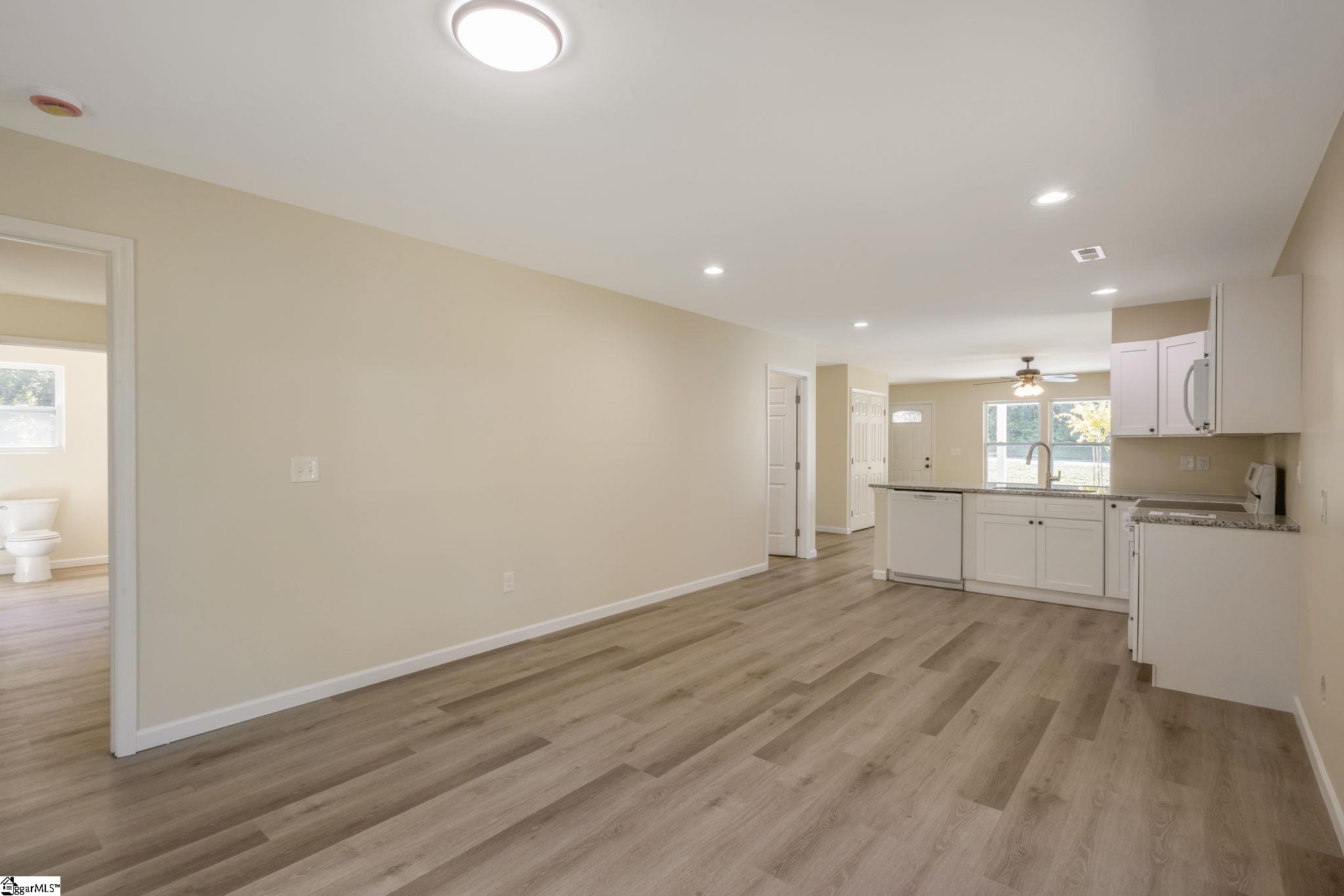 property viewer photo 6
