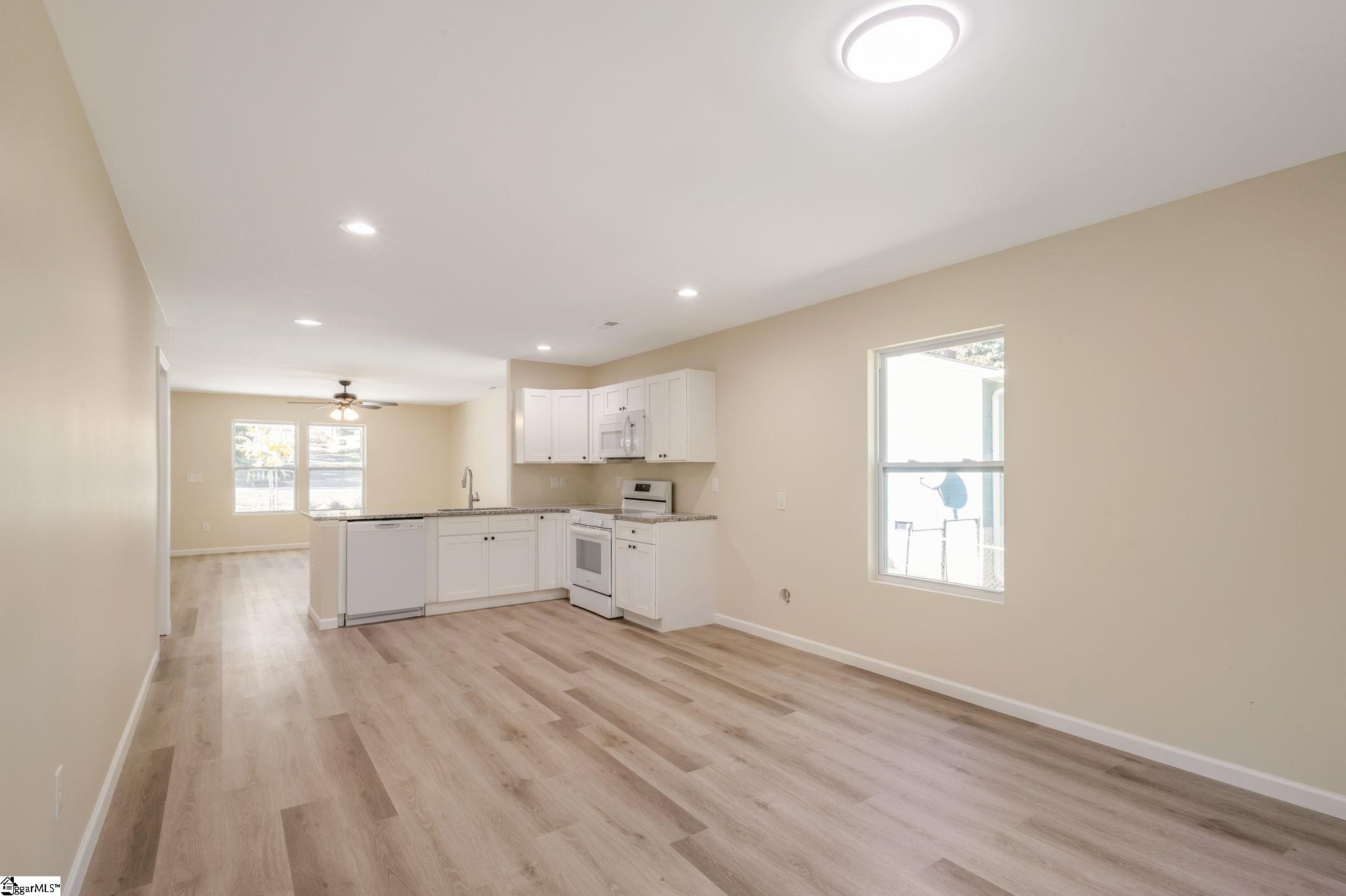 property viewer photo 7