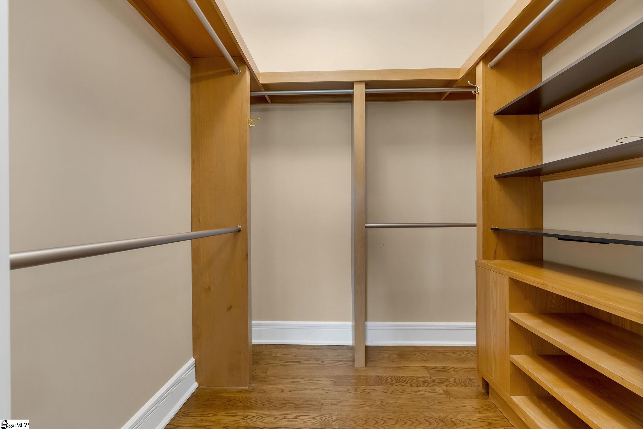 property viewer photo 25