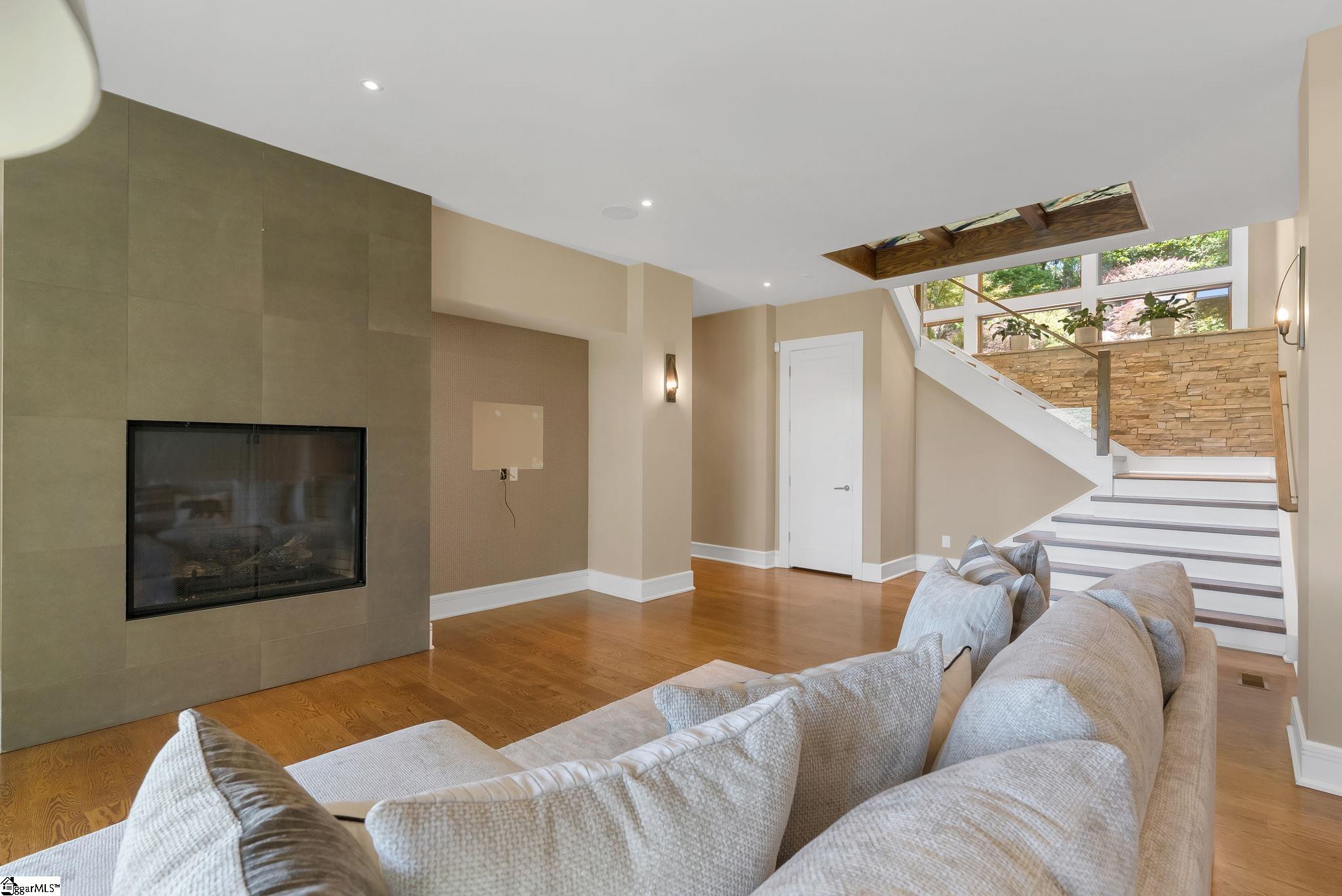 property viewer photo 33