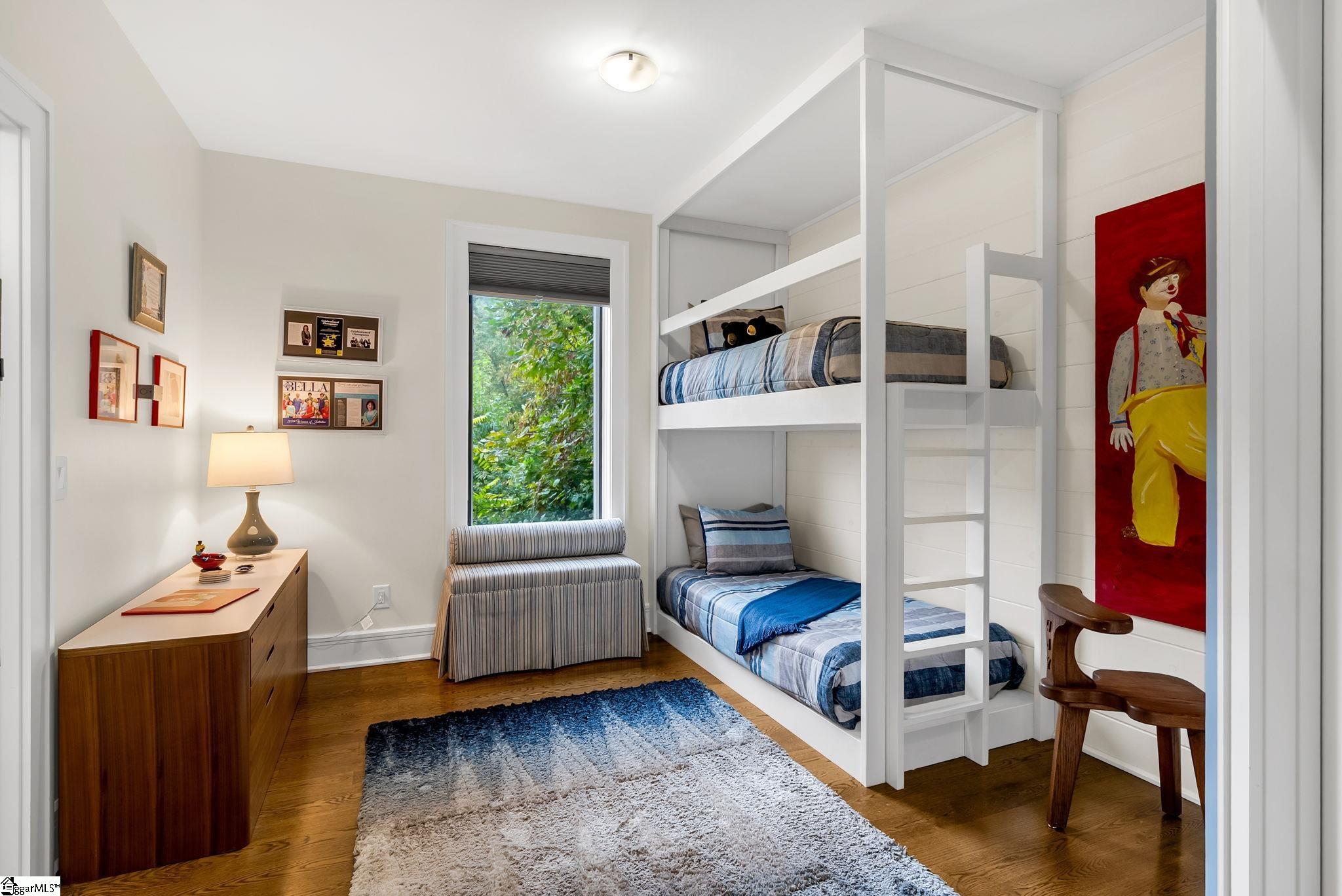 property viewer photo 40