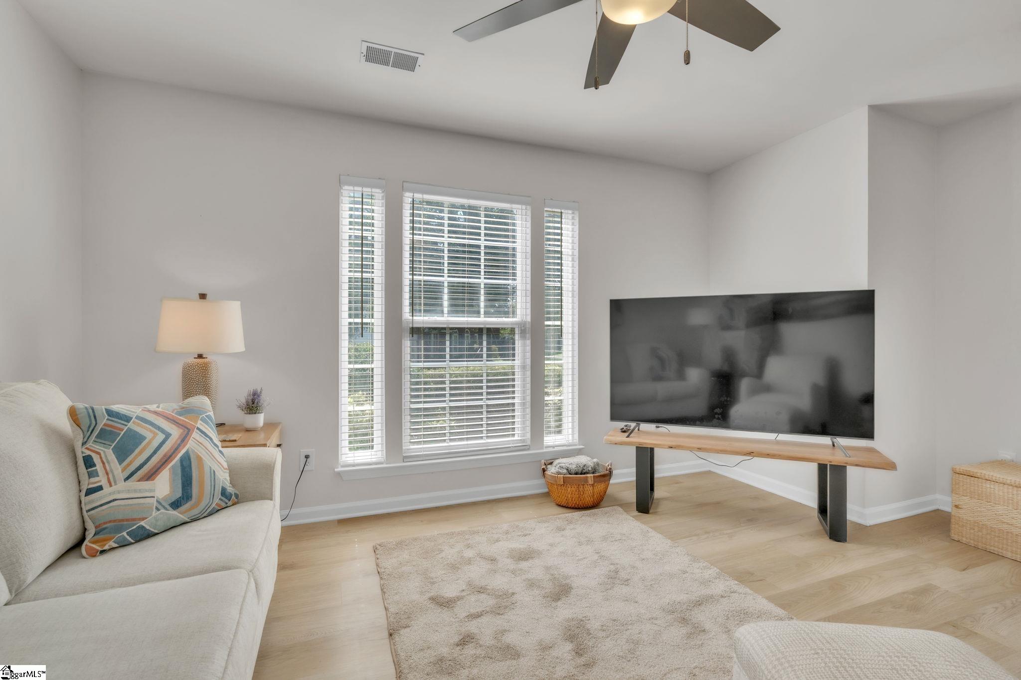 property viewer photo 16