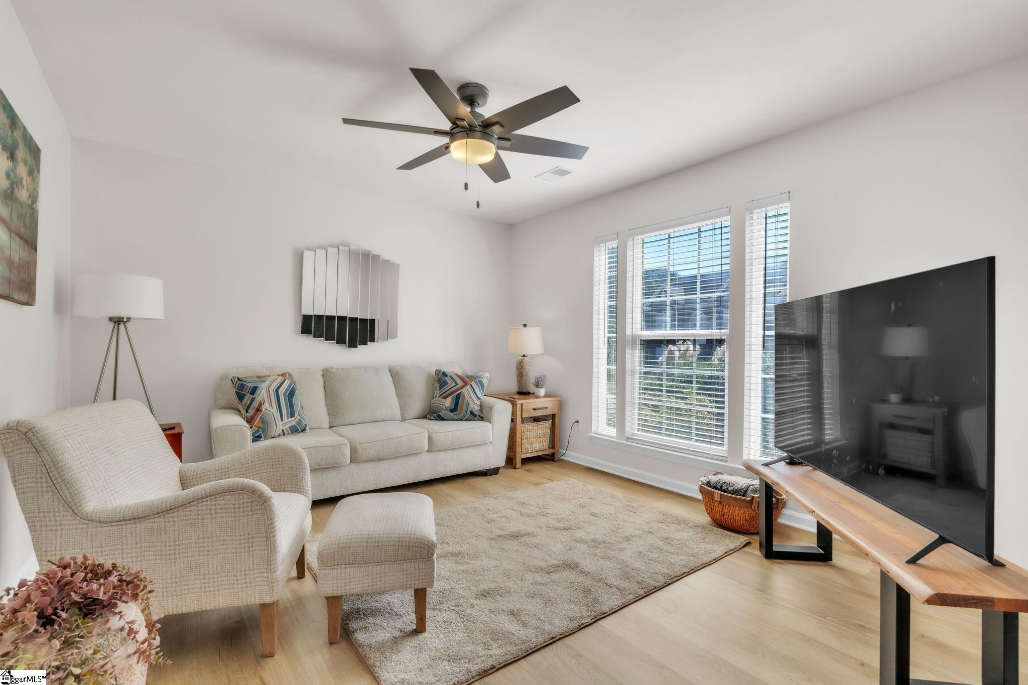 property viewer photo 18