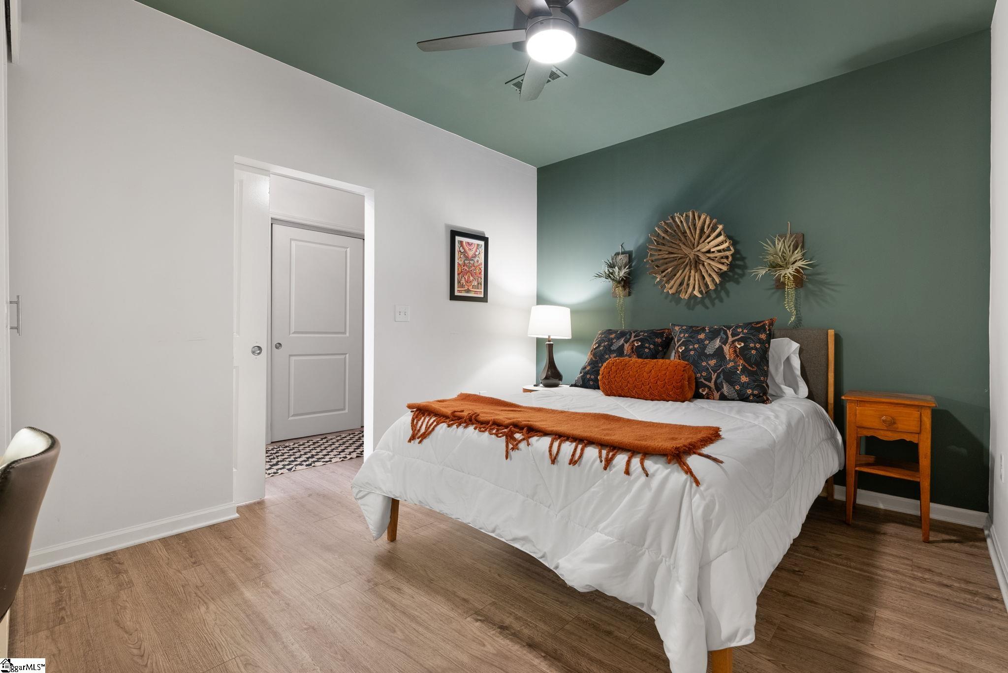 property viewer photo 26