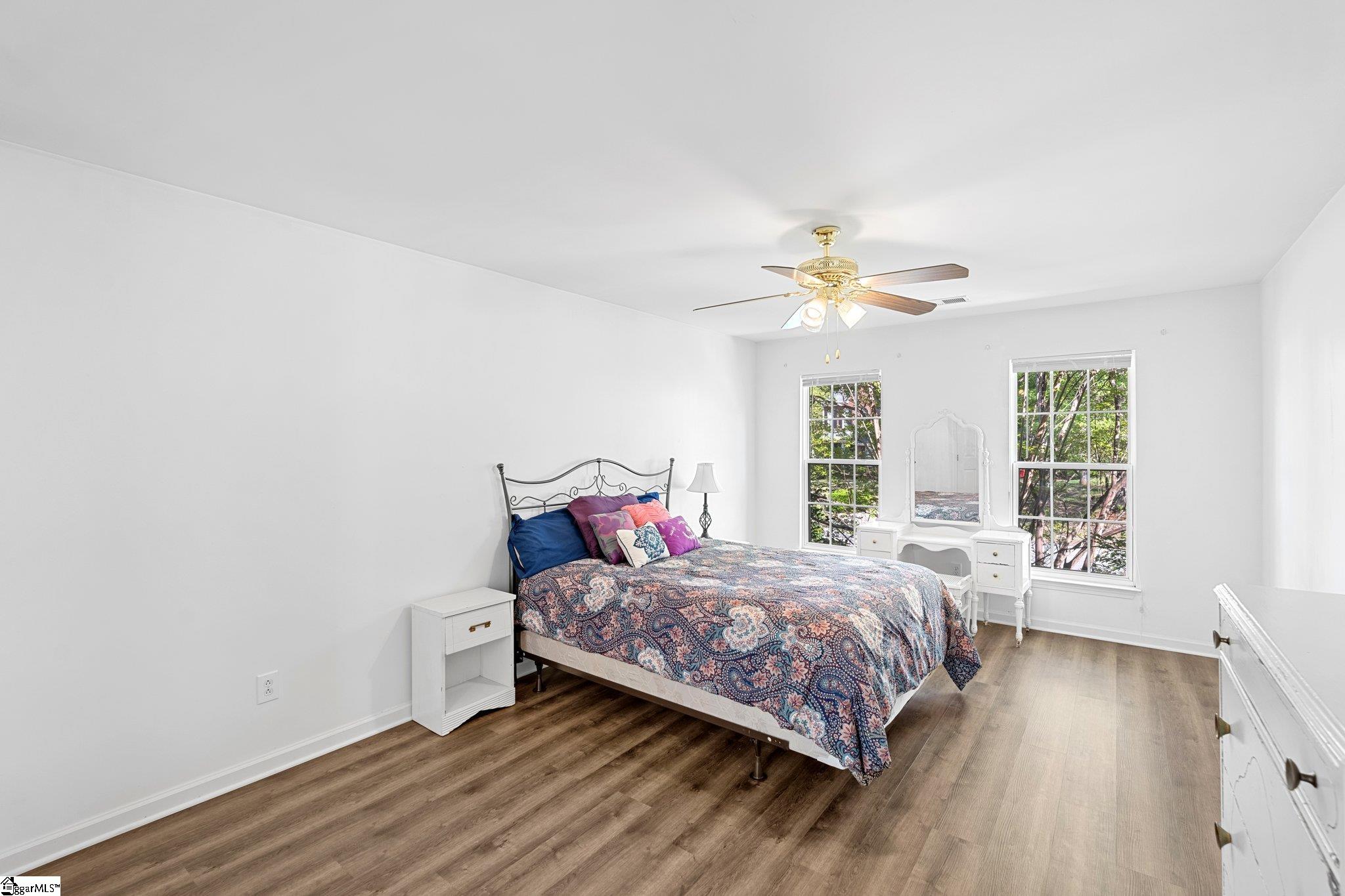 property viewer photo 13