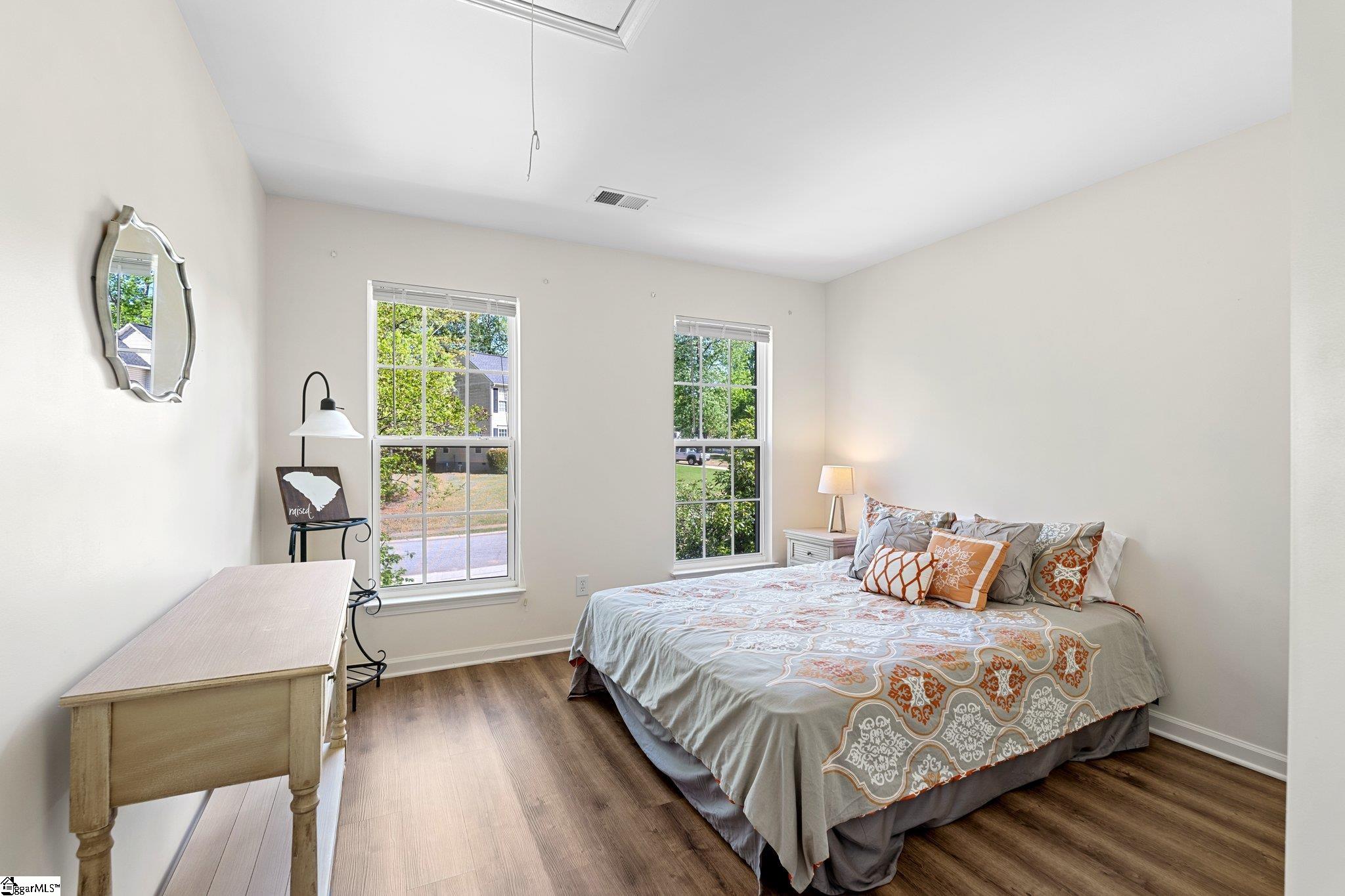 property viewer photo 16