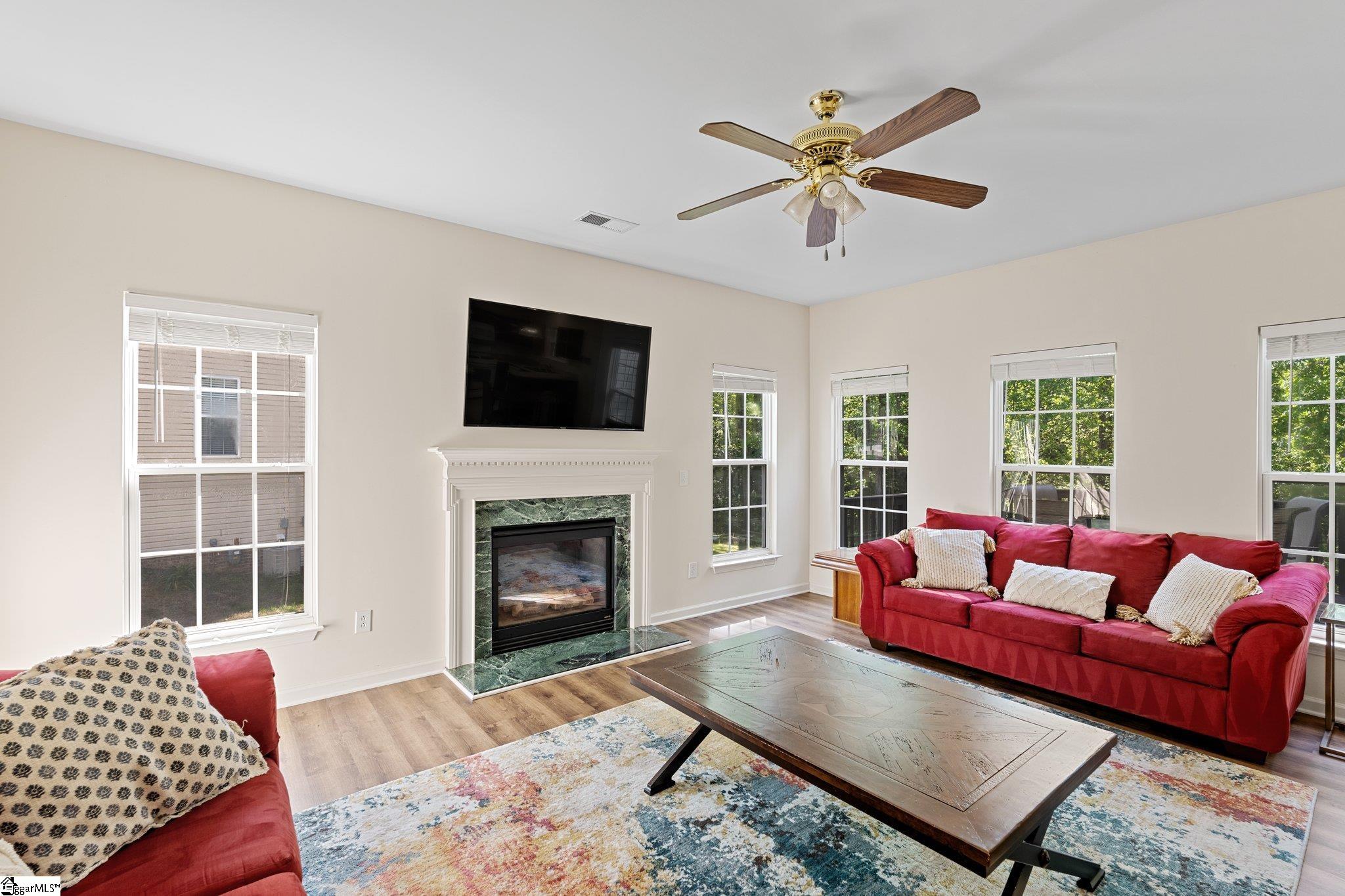property viewer photo 5