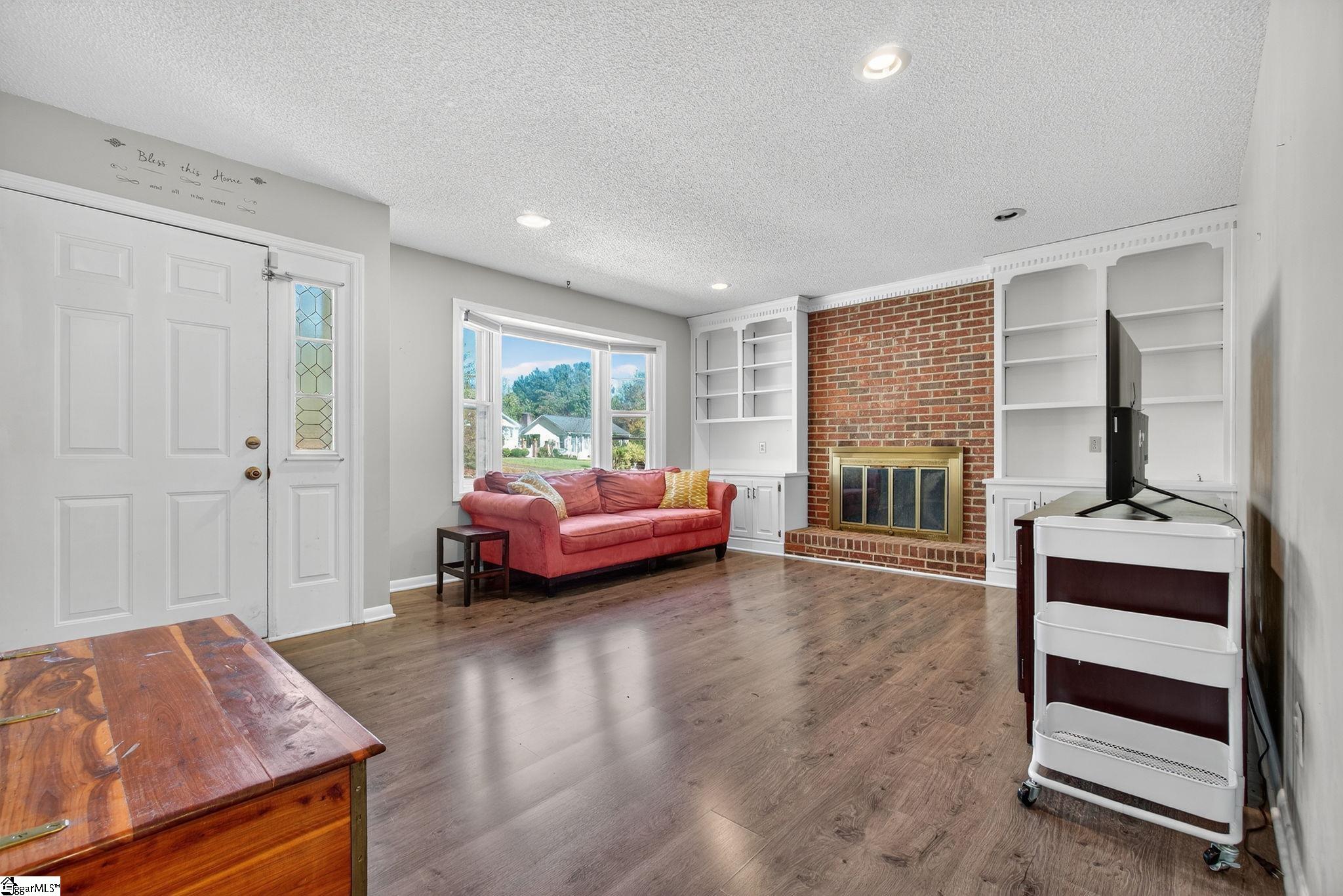 property viewer photo 1
