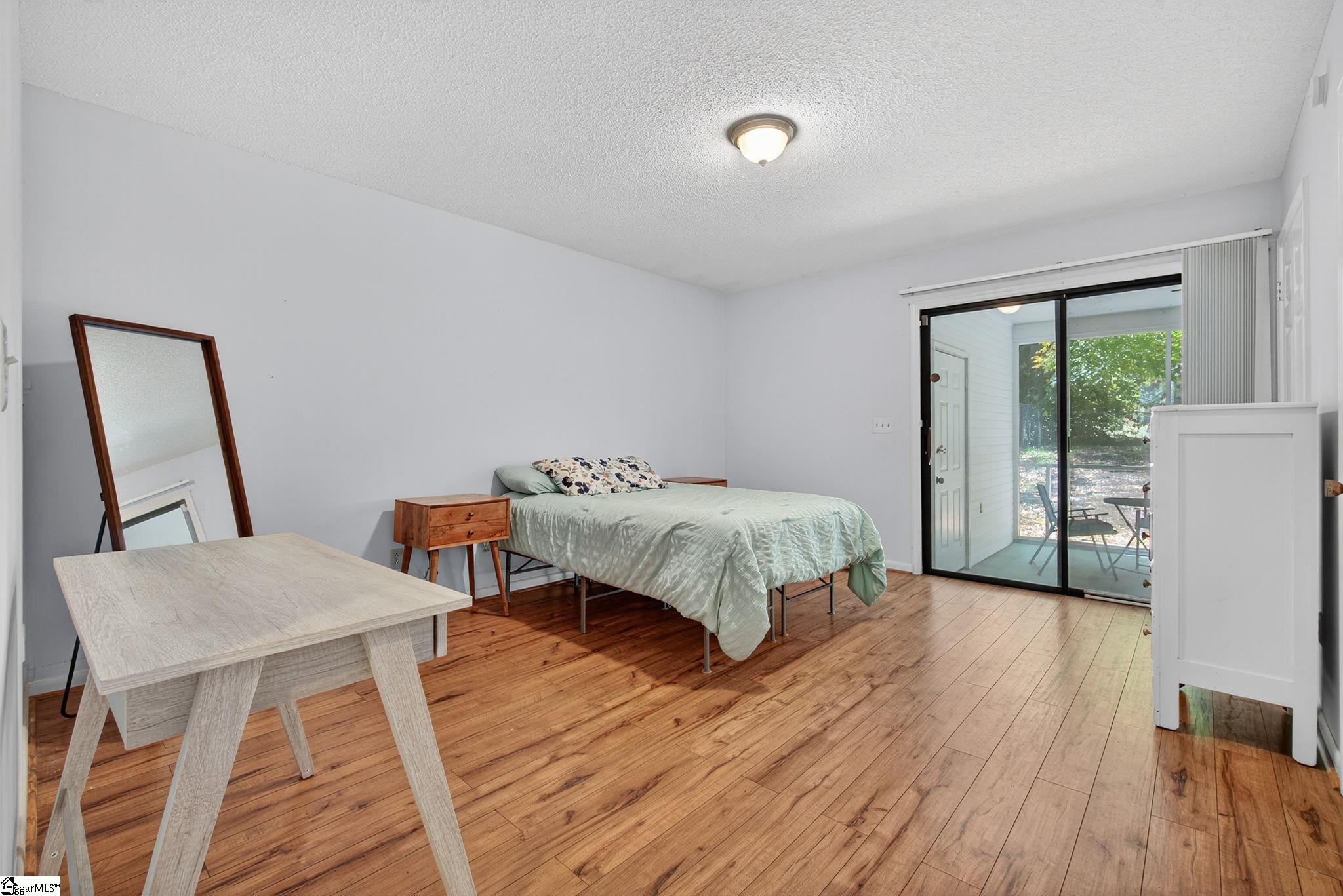property viewer photo 19