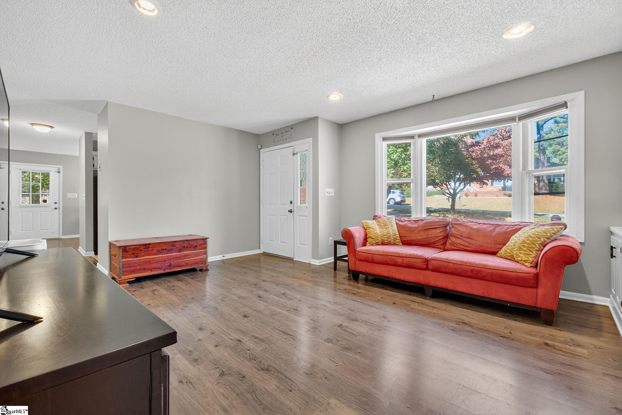 property viewer photo 2