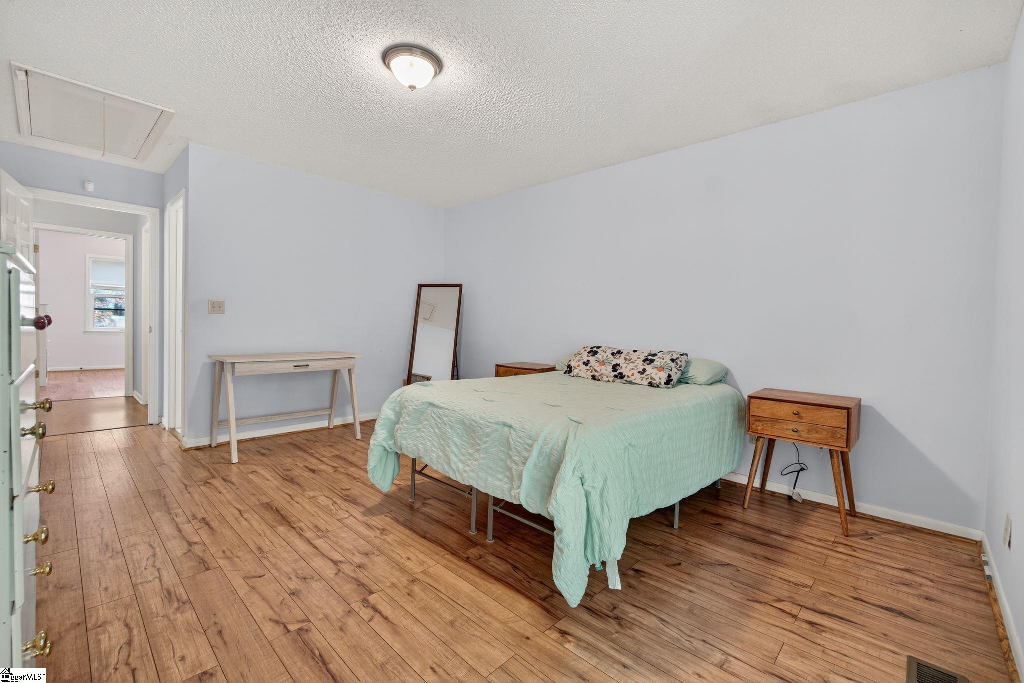 property viewer photo 20