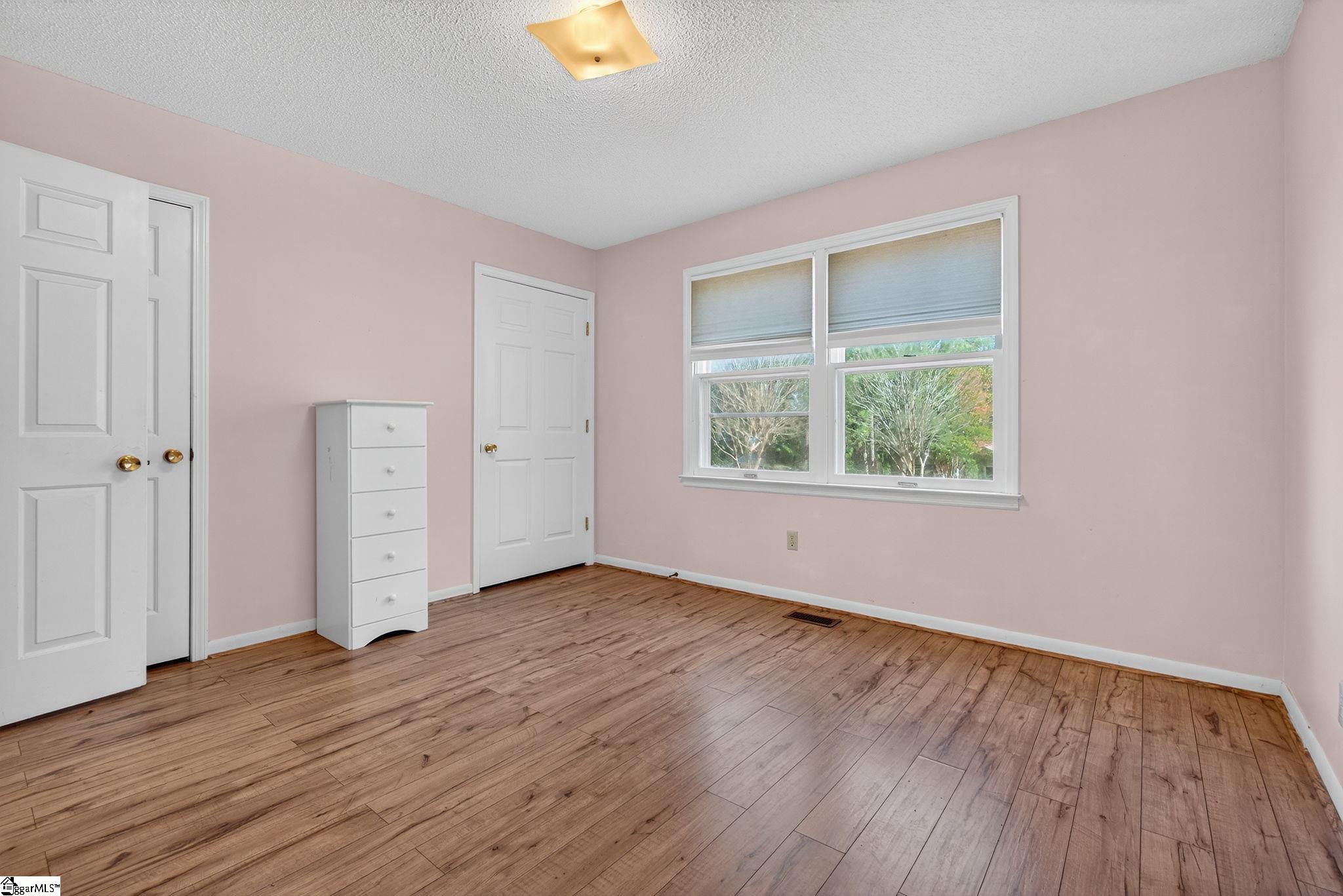 property viewer photo 23