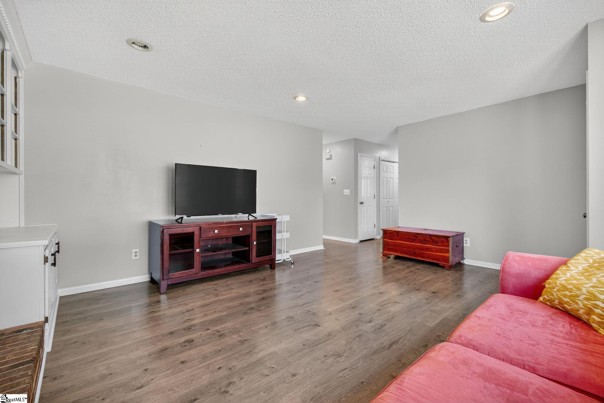 property viewer photo 5