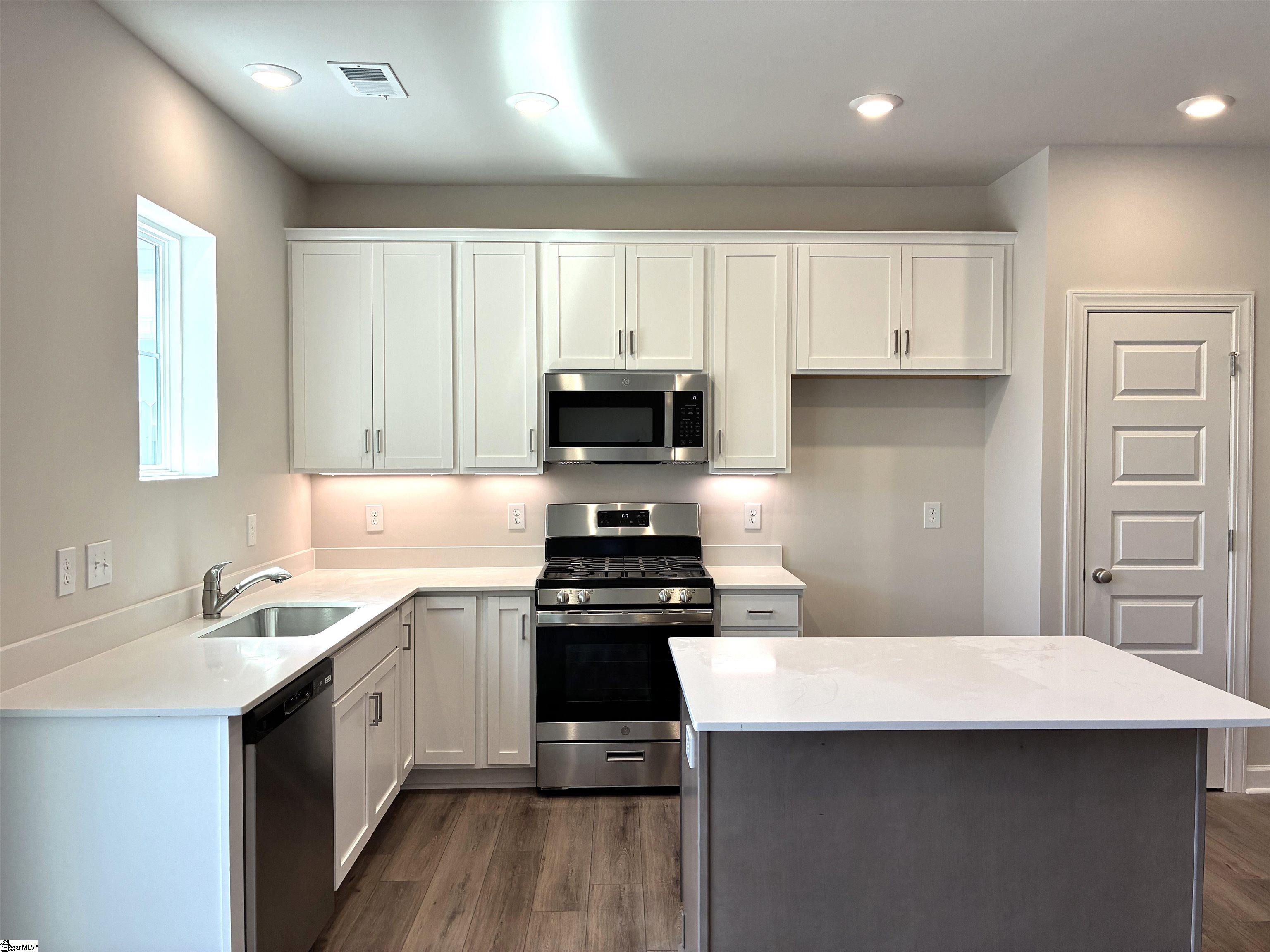 property viewer photo 7
