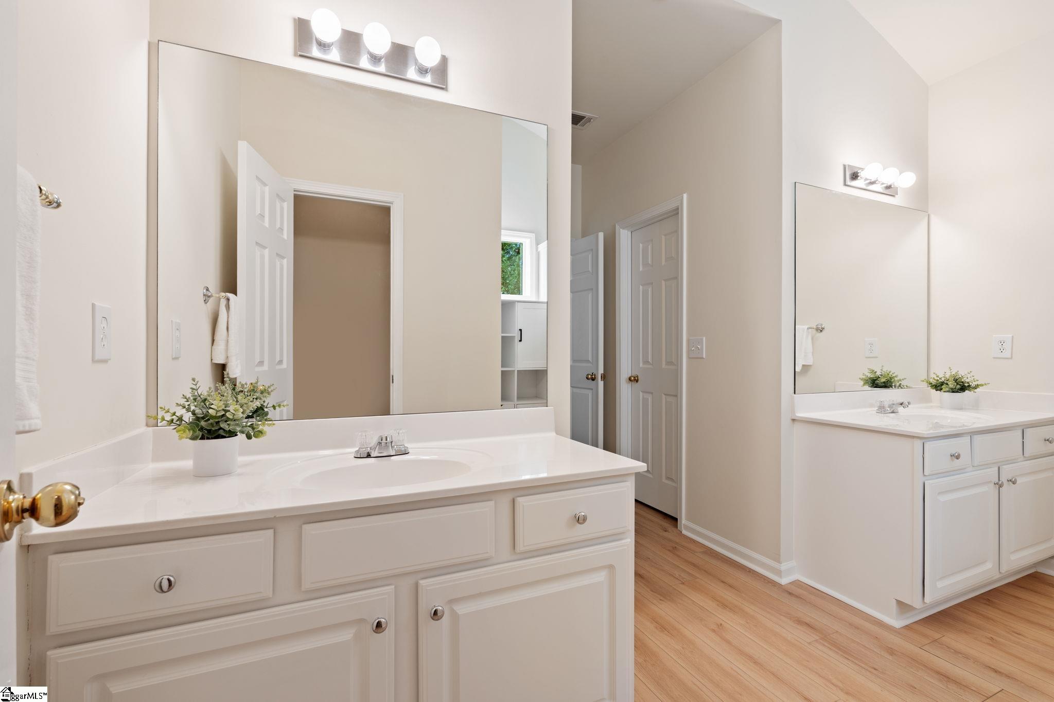 property viewer photo 16