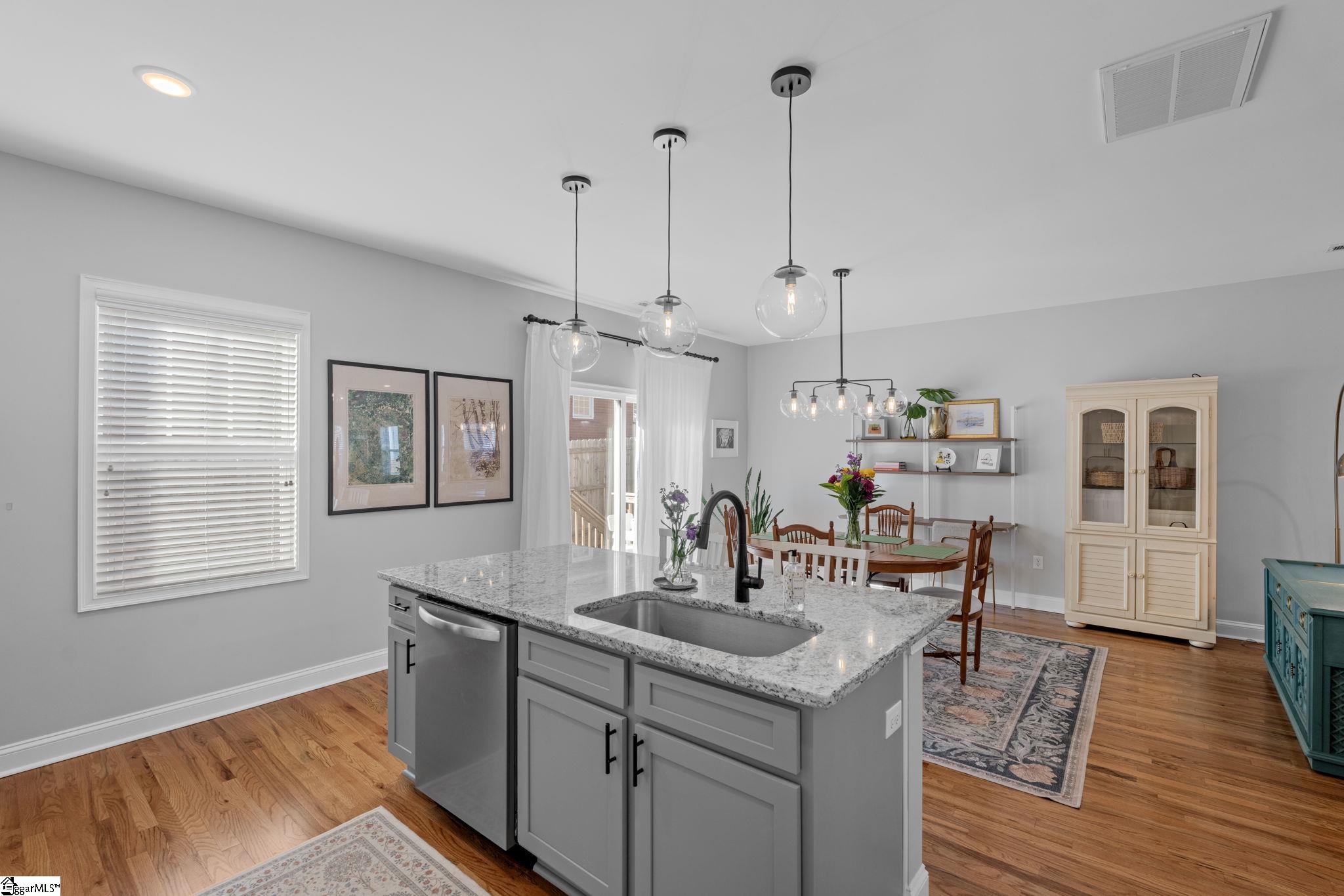 property viewer photo 7