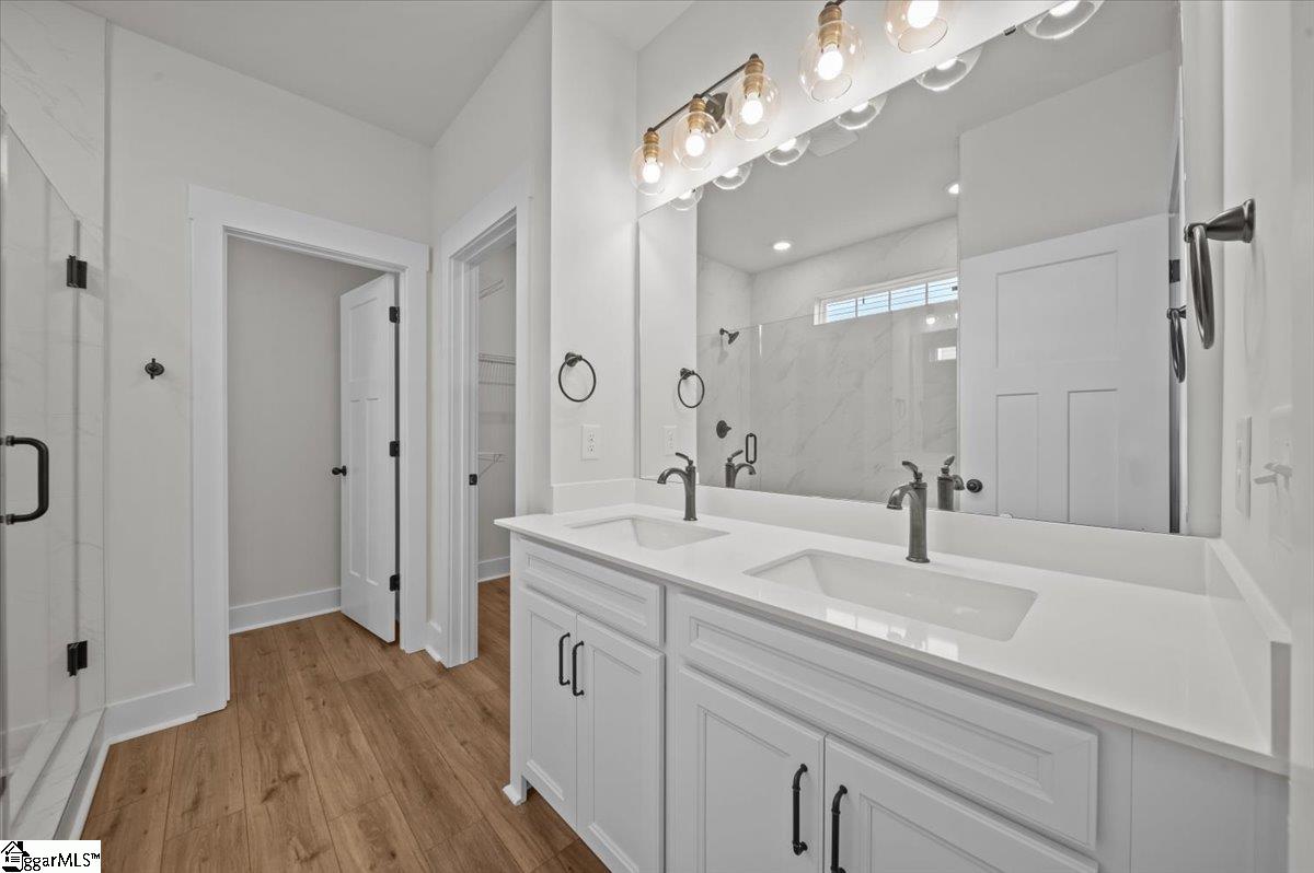 property viewer photo 15