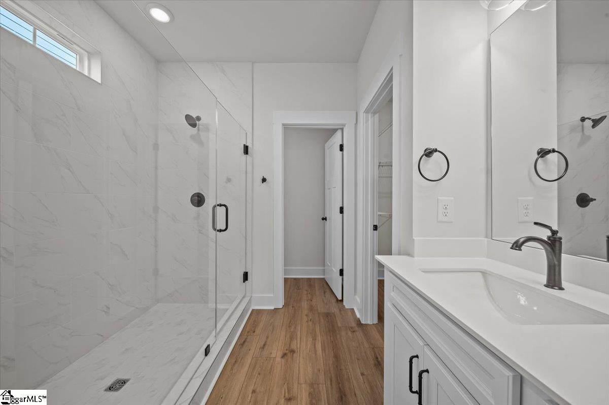 property viewer photo 16