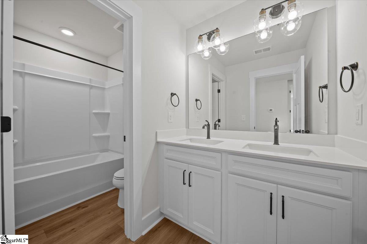 property viewer photo 26