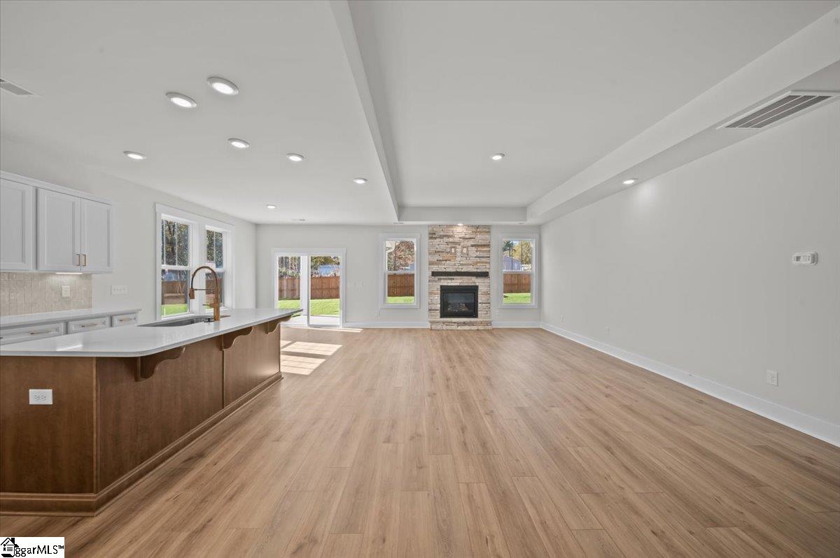 property viewer photo 9