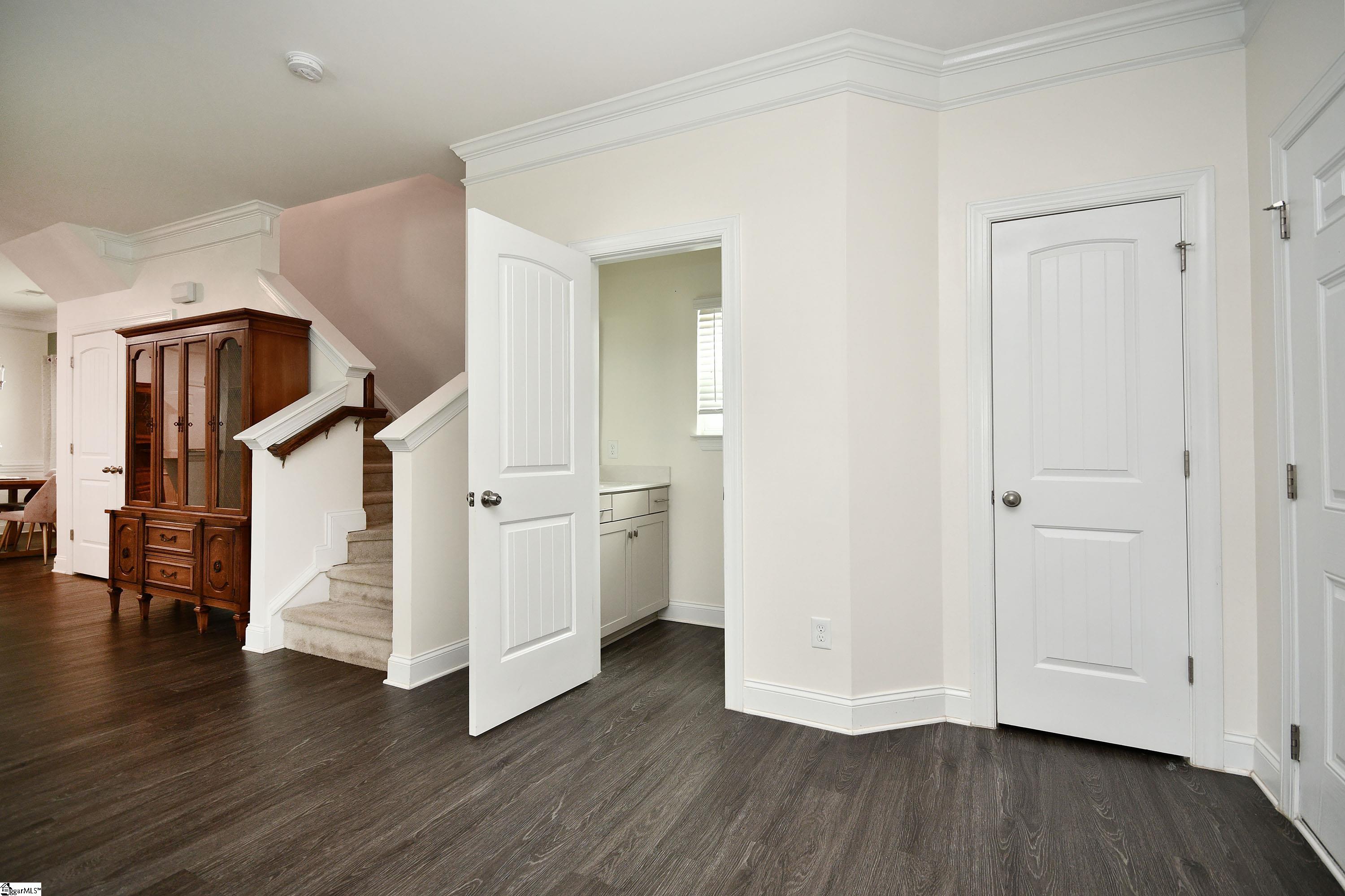 property viewer photo 18