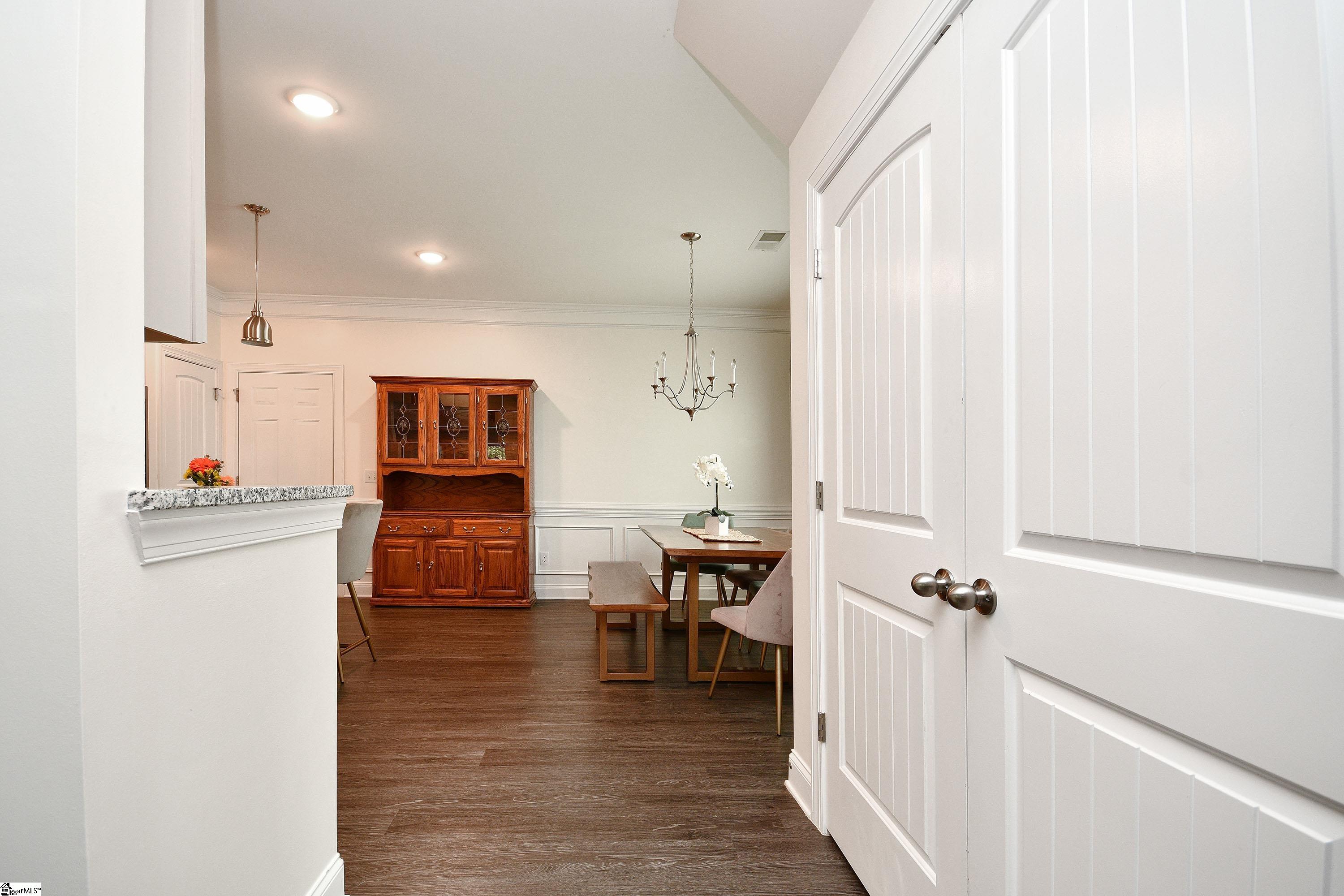 property viewer photo 7