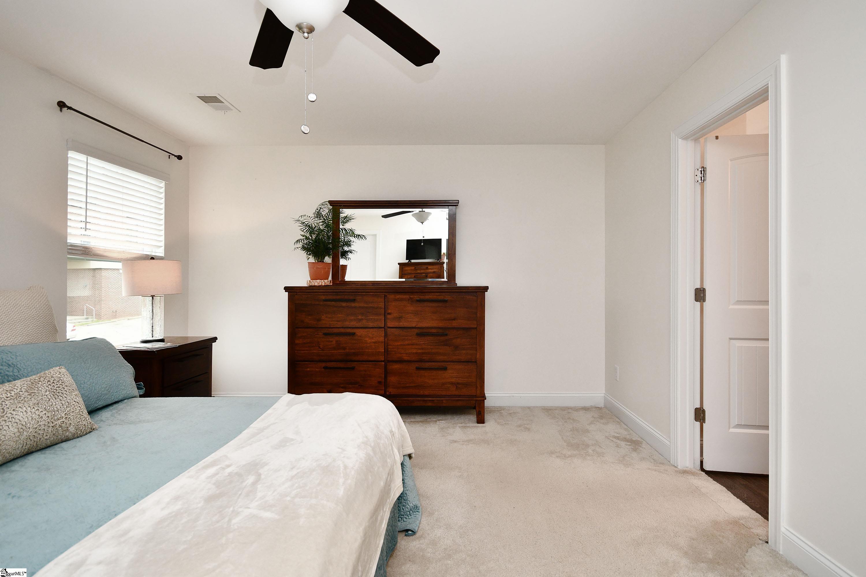 property viewer photo 9