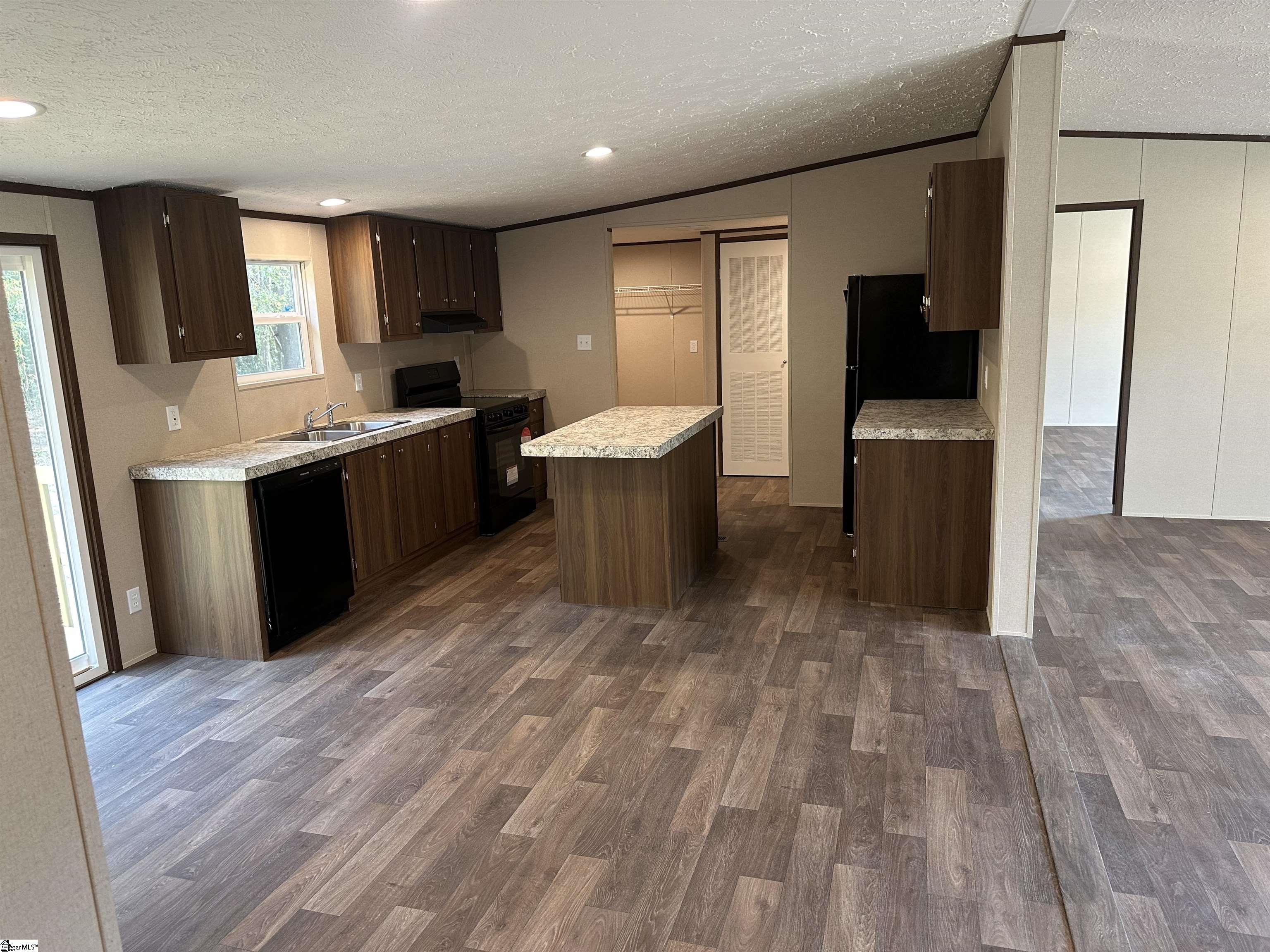 property viewer photo 6