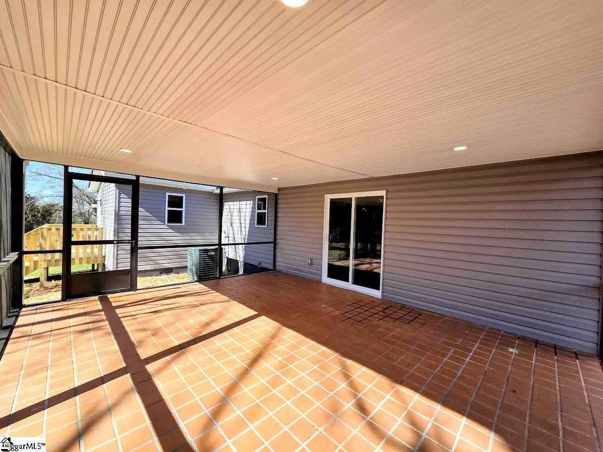 property viewer photo 38