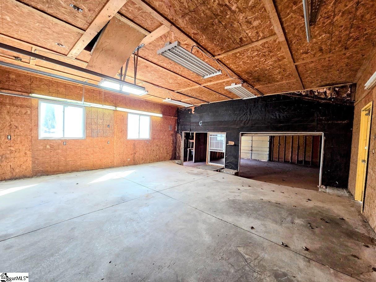 property viewer photo 42