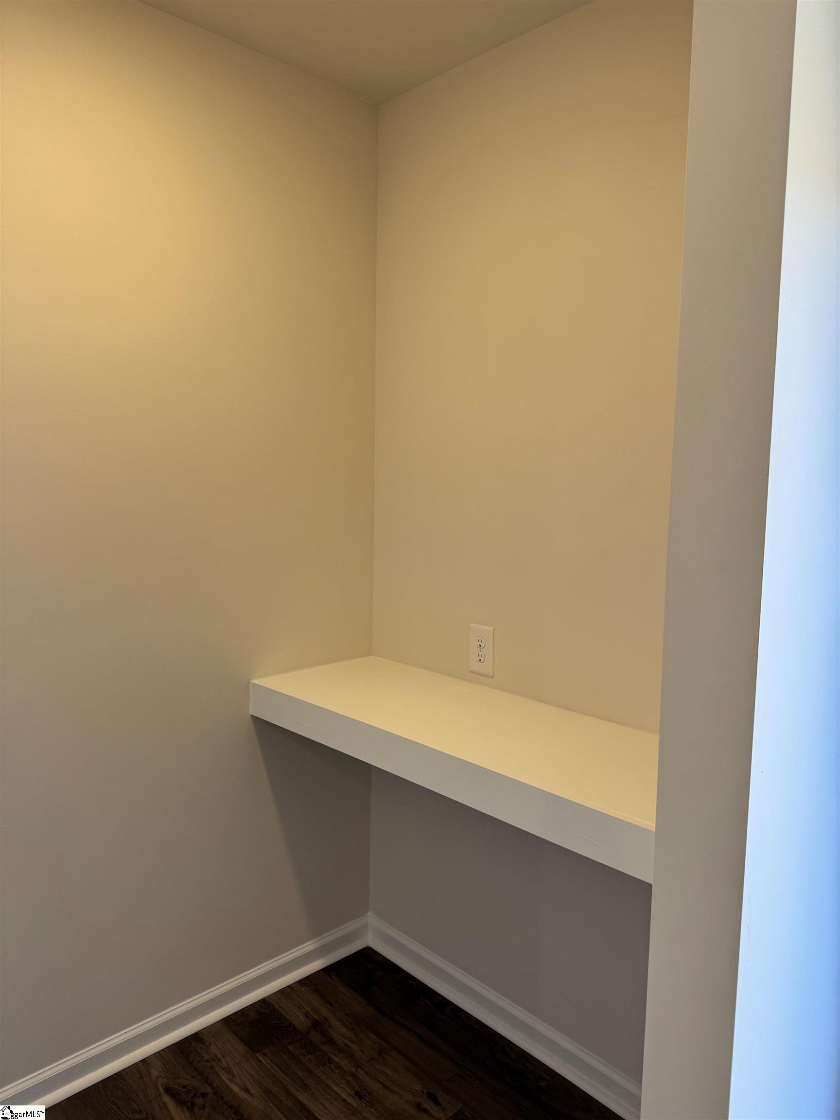 property viewer photo 10