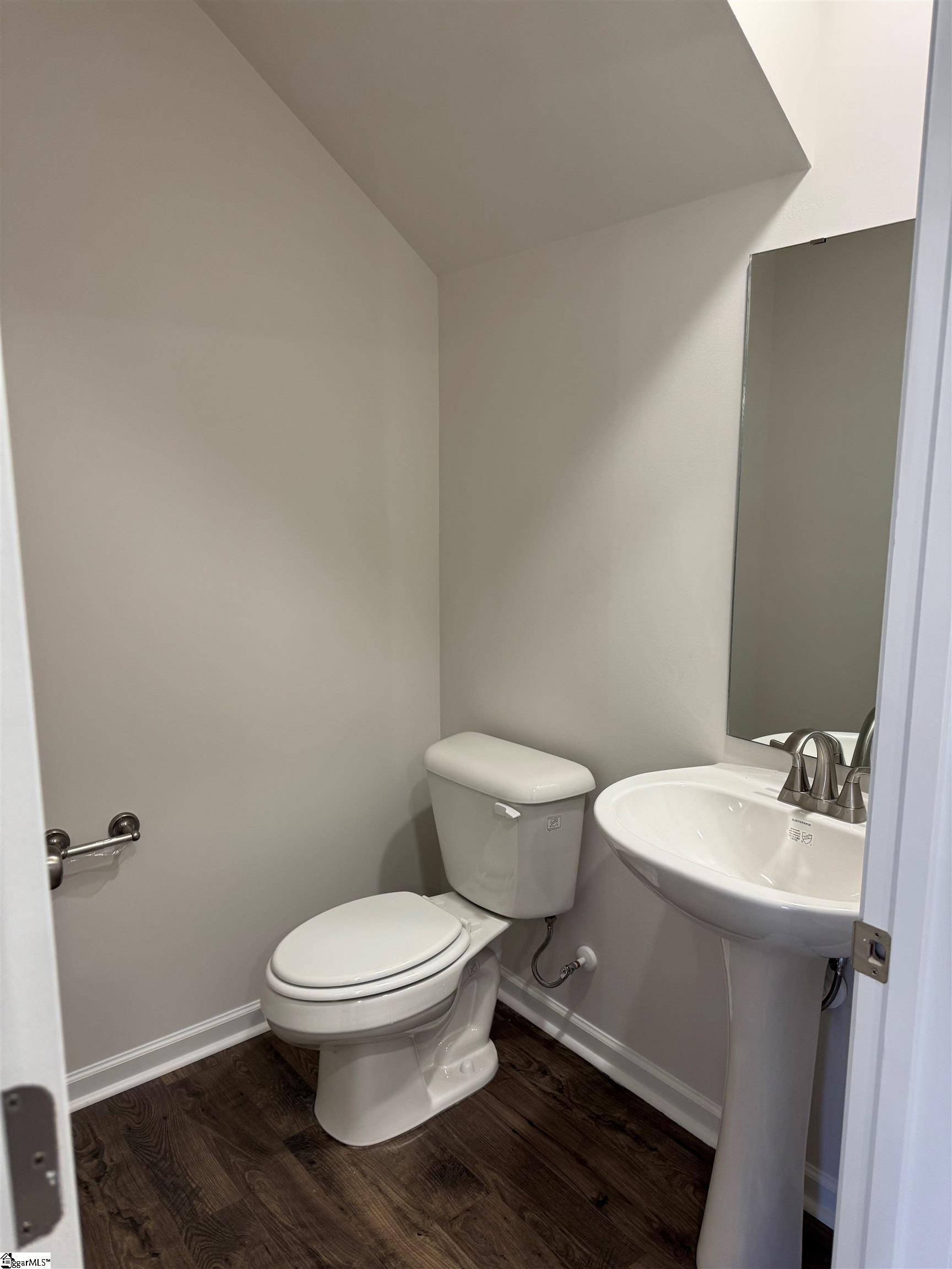 property viewer photo 3