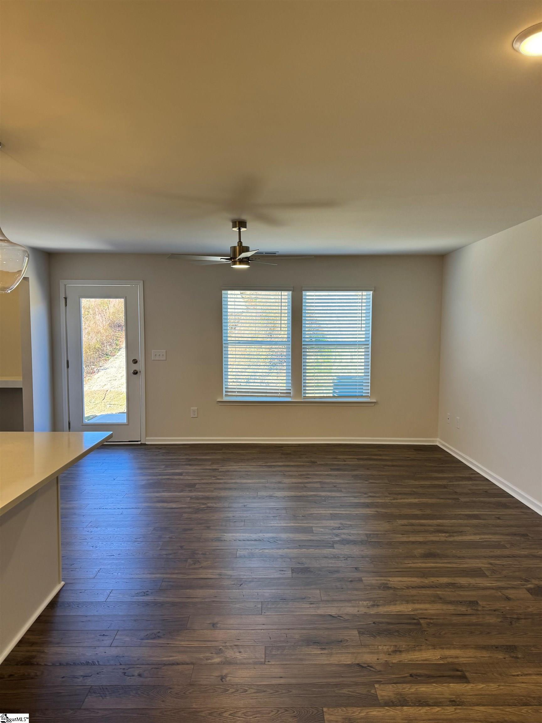 property viewer photo 6