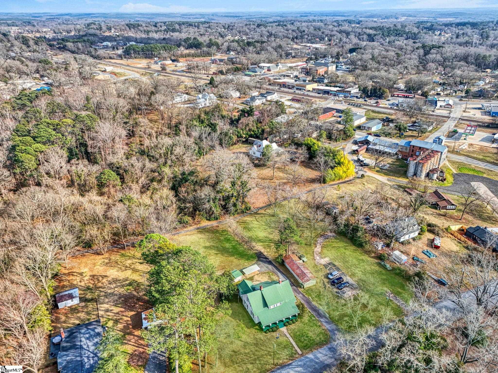 main property photo 33