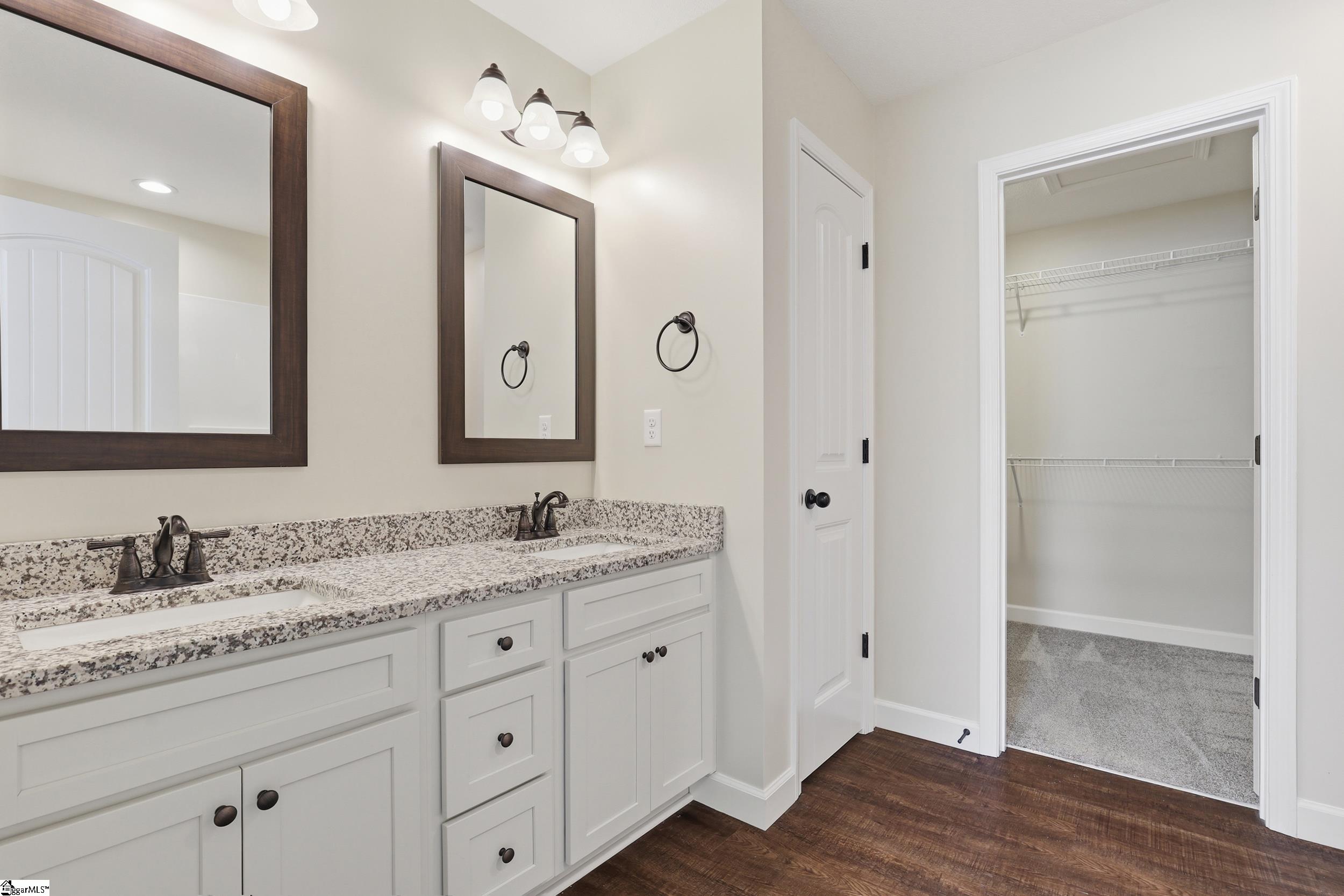property viewer photo 14