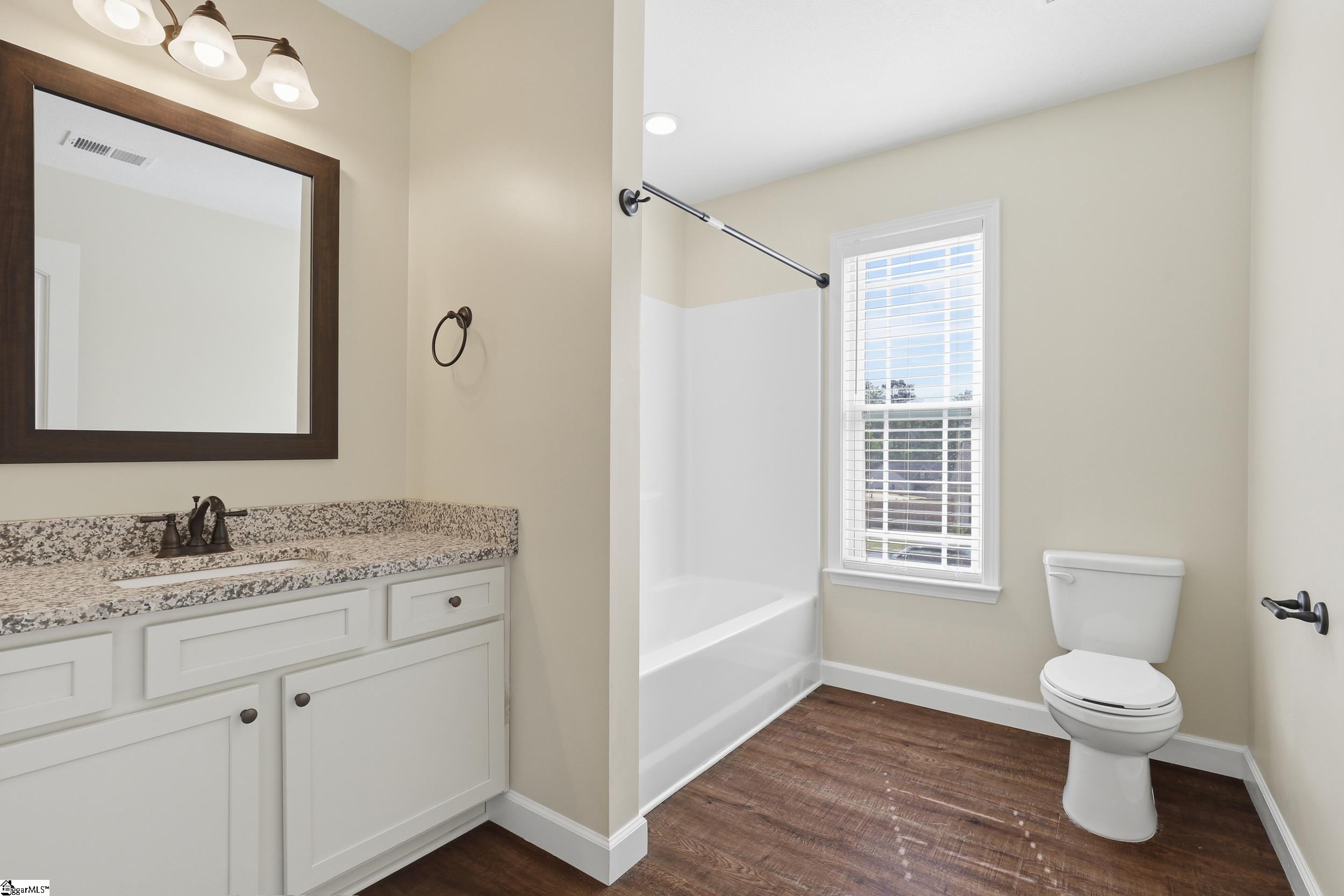 property viewer photo 19