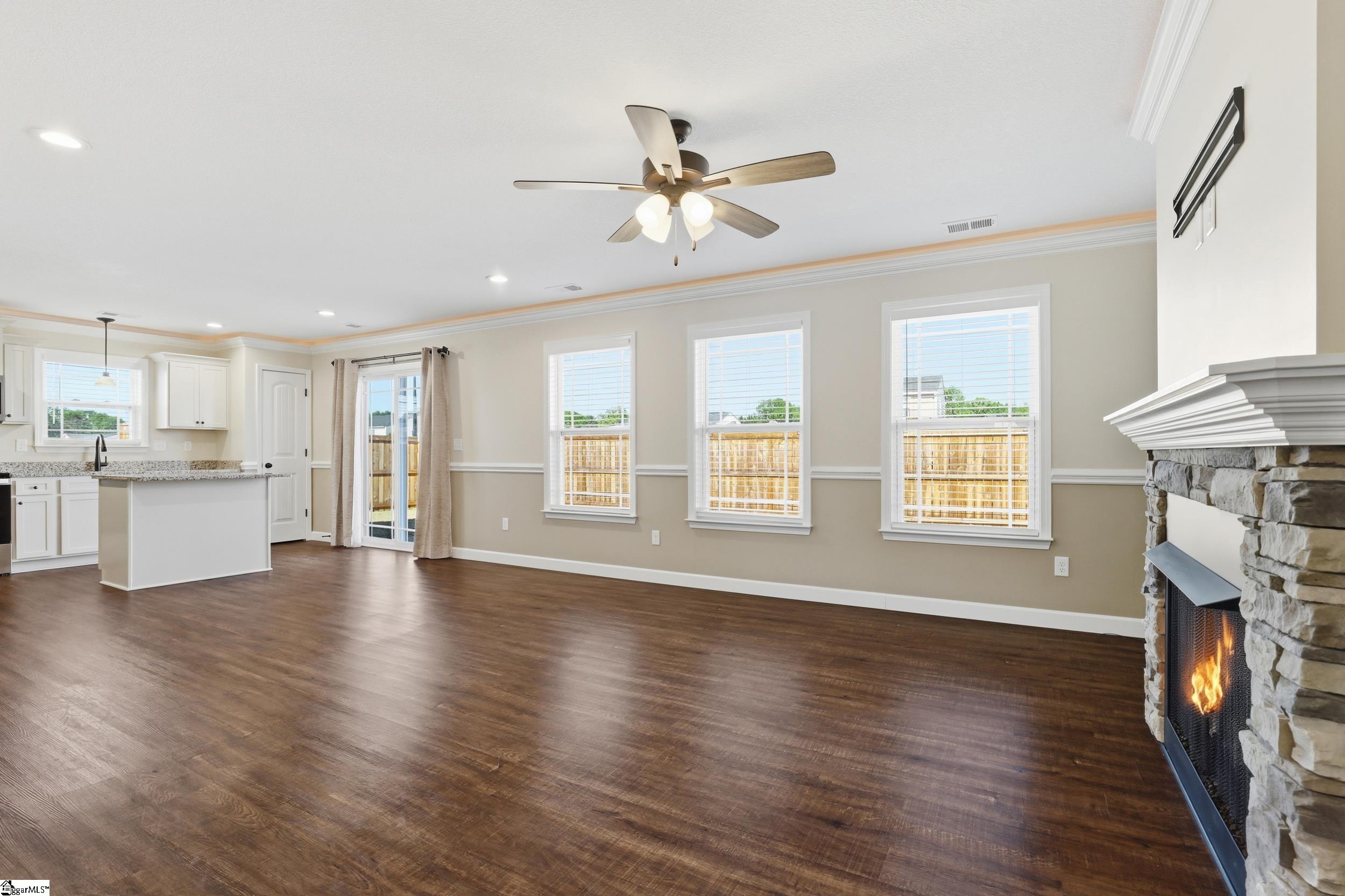 property viewer photo 5