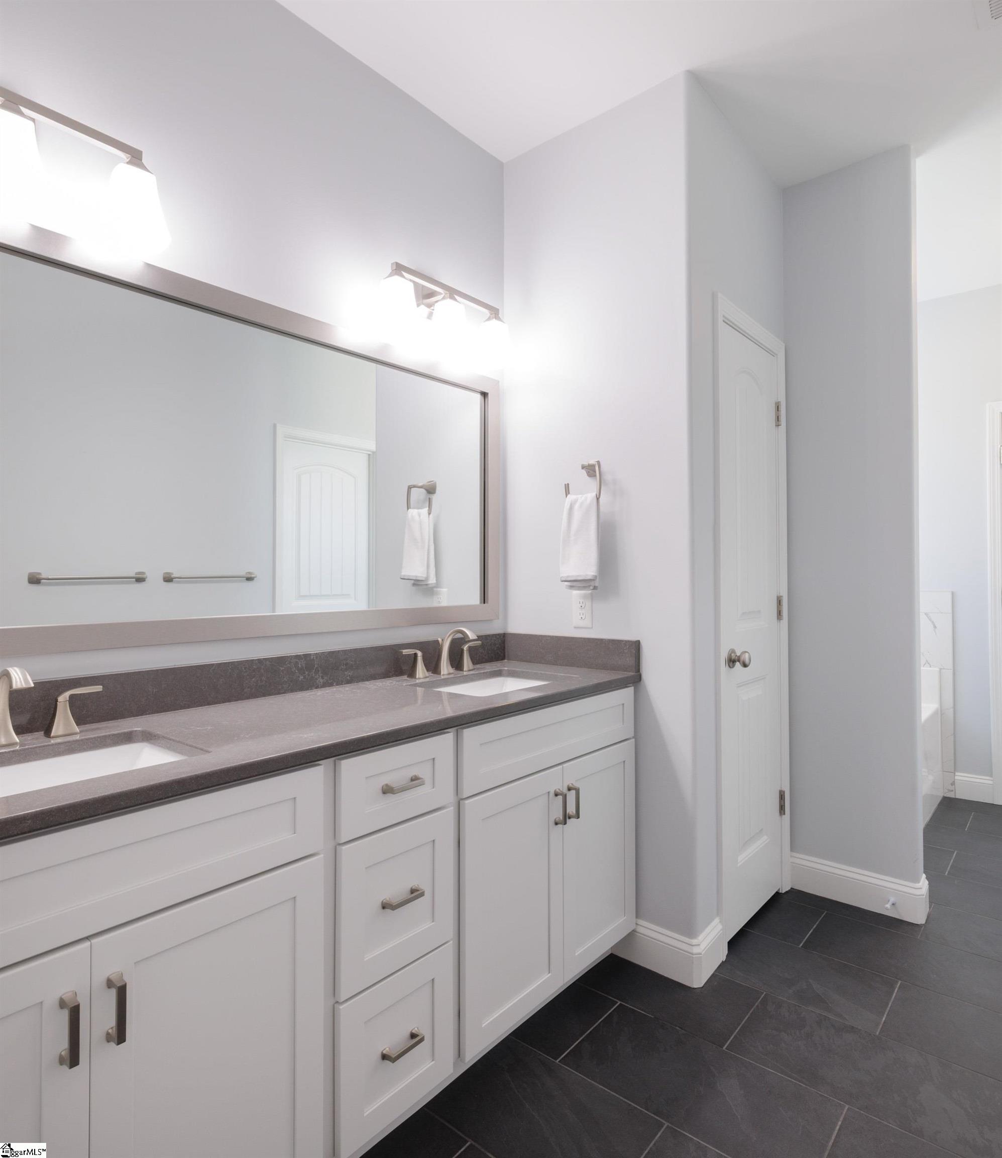 property viewer photo 23
